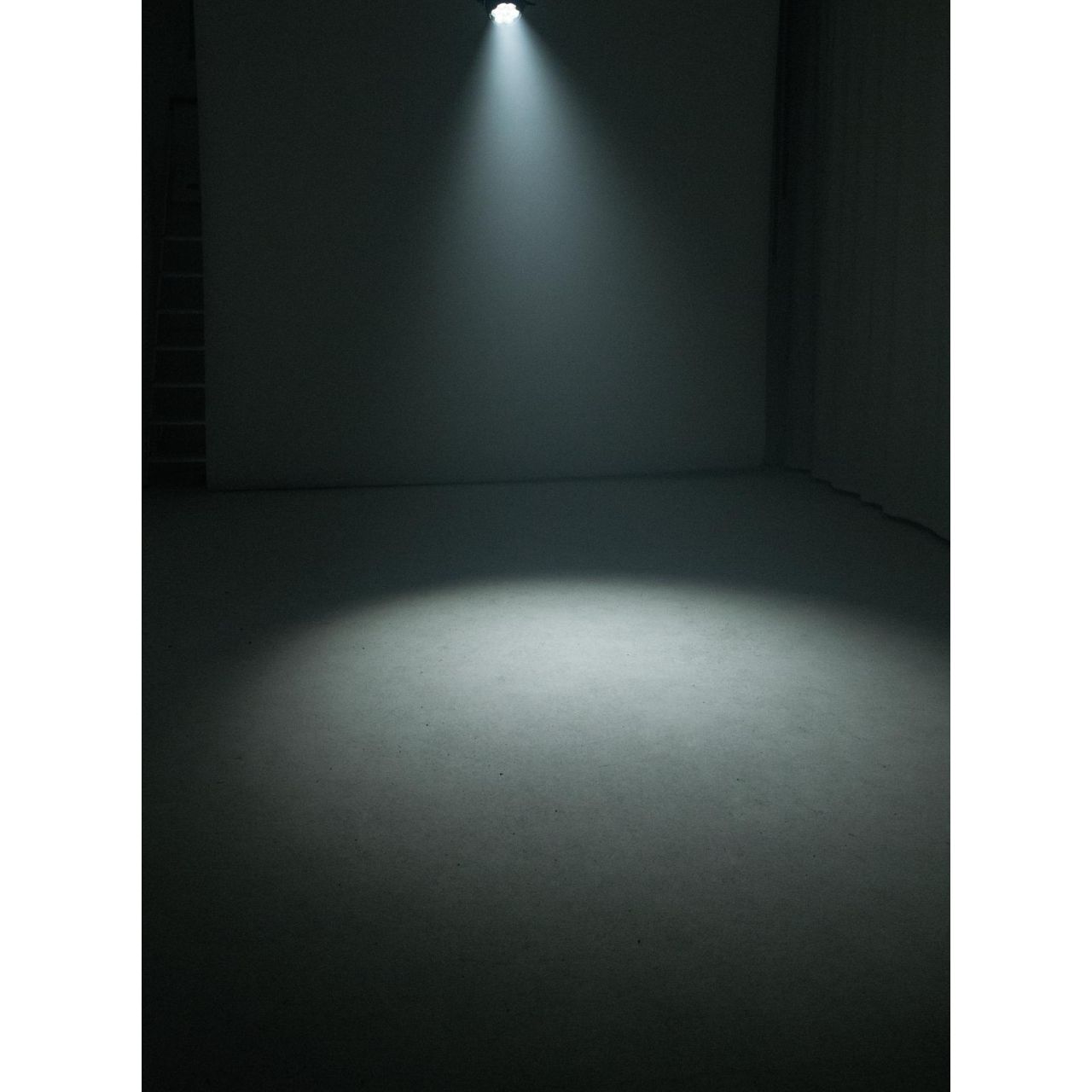 Eurolite LED TMH-16 Moving-Head Zoom Wash - Kompaktes Washlight mit 10-W-RGBW-LEDs und großem Zoombe