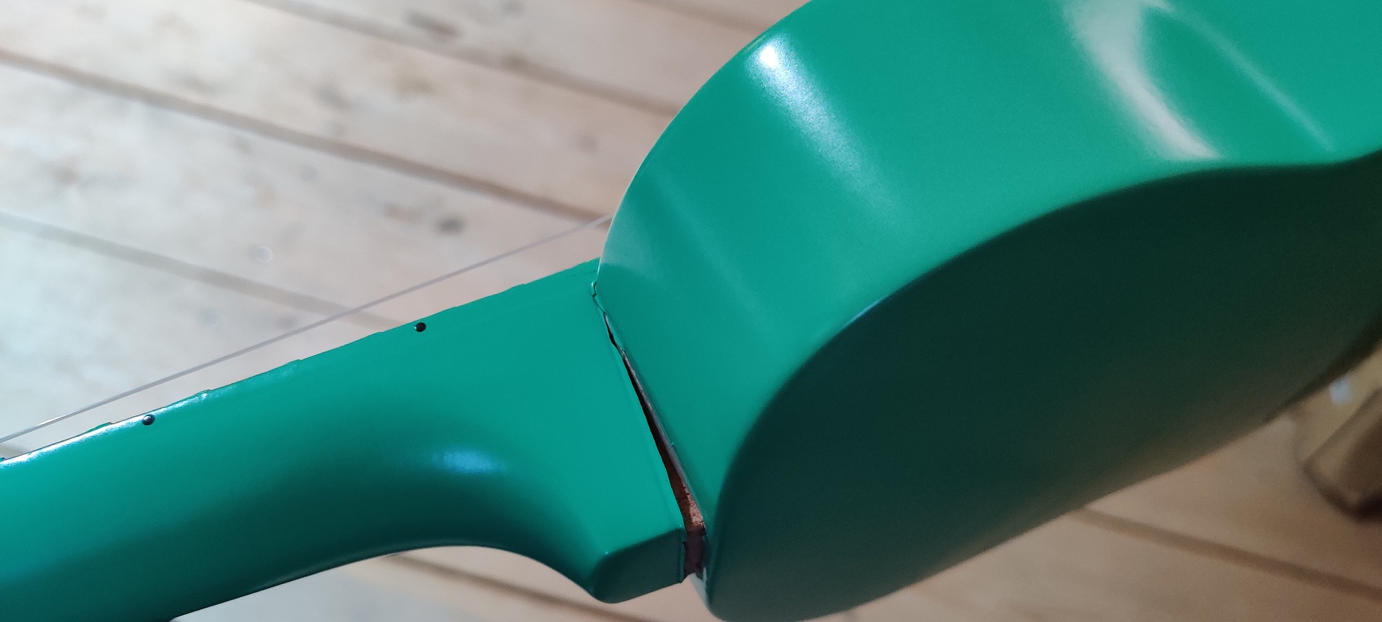 MK-SS GRN - Surf Green, Vintage Satin Finish  - Makala Shark Soprano Ukulele "Deko-Instrument"