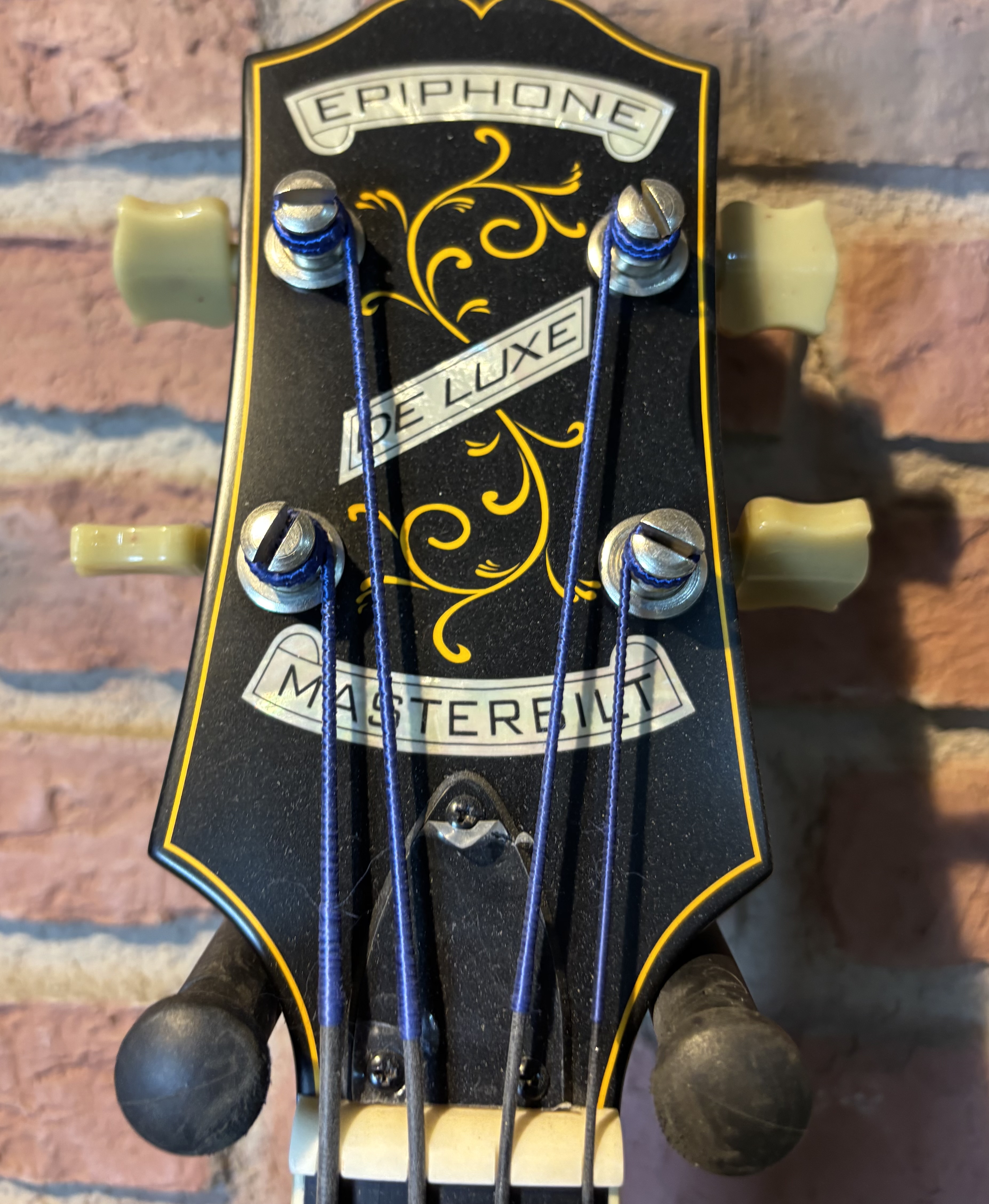 De Luxe Classic Electro Acoustic Bass Vintage Sunburst (Bastlerware)