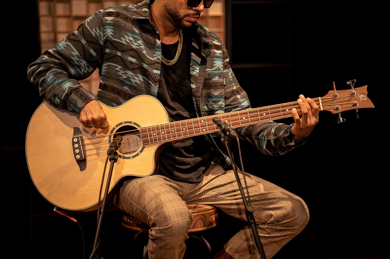 D7CE-4 Acoustic Bass 4-Str. Ortega Cutaway, Mahagoni/Fichte