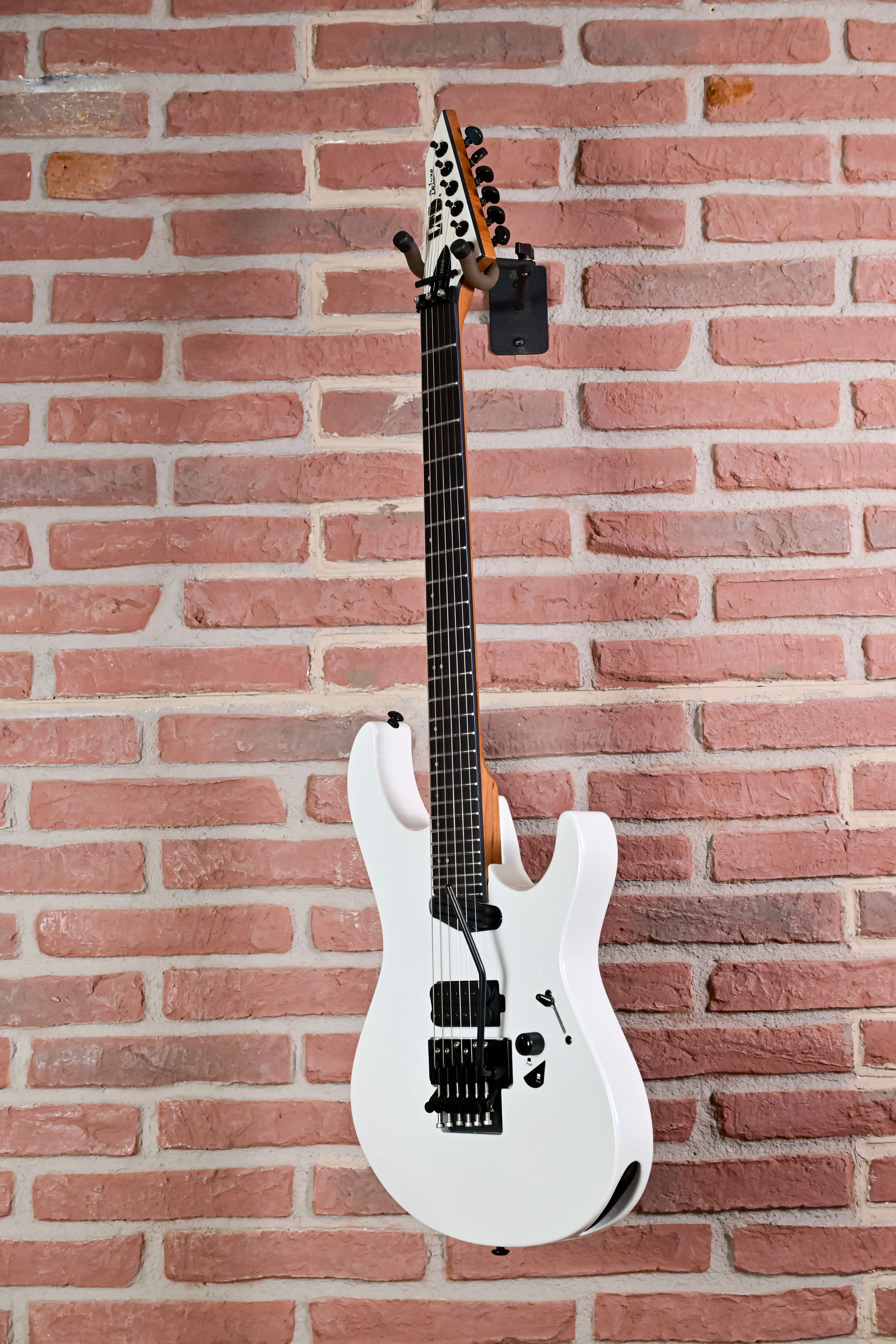MV-1000 Maverick Pearl White E-Gitarre