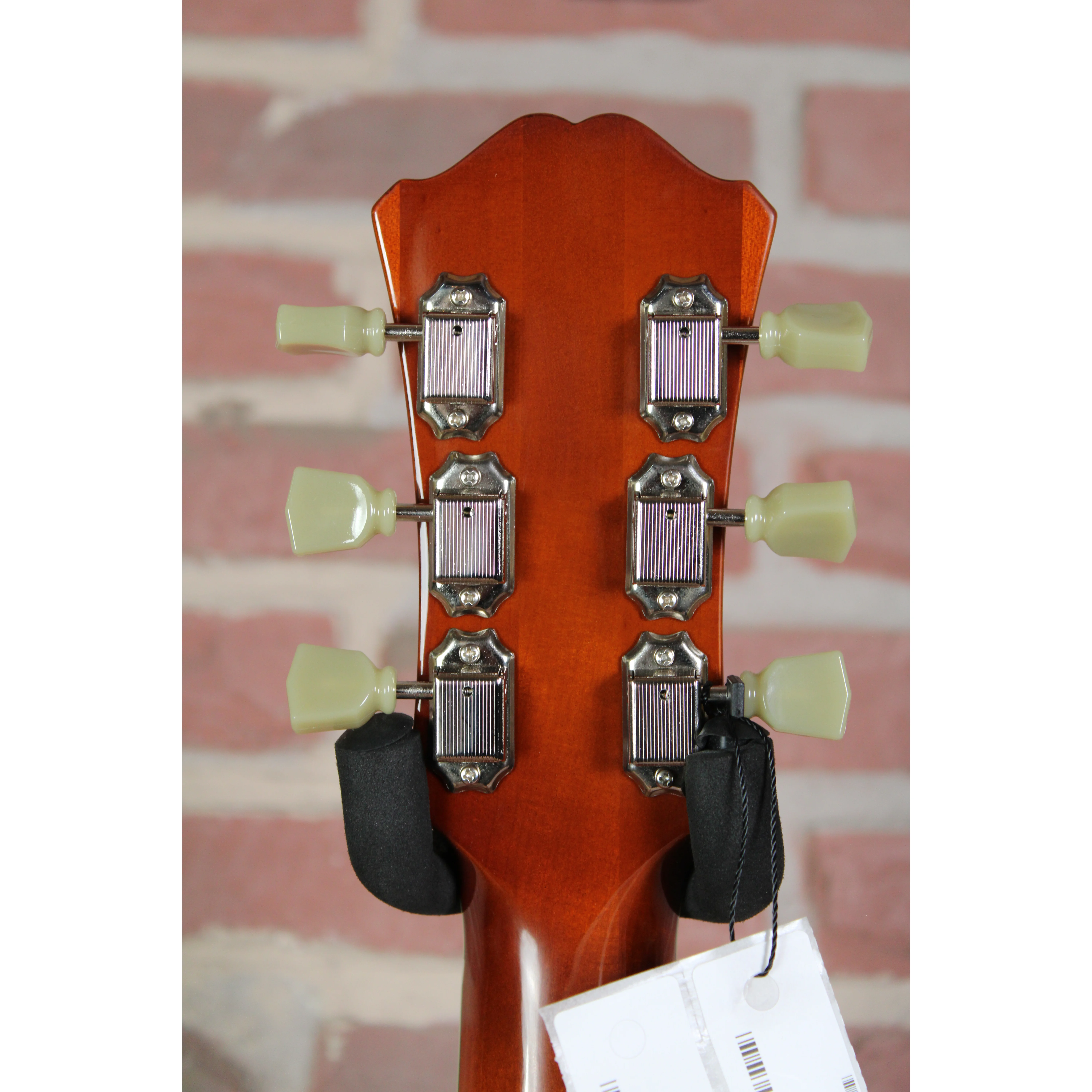 Rückansicht des dreiteiligen Ahornhalses der Eastman T484