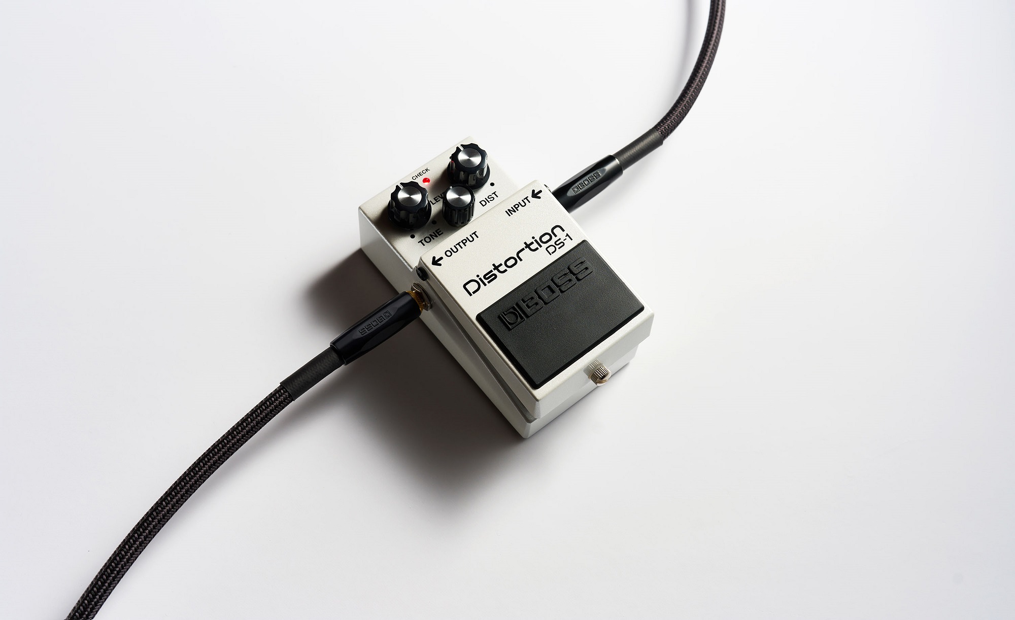 DS-1 White Limited Edition