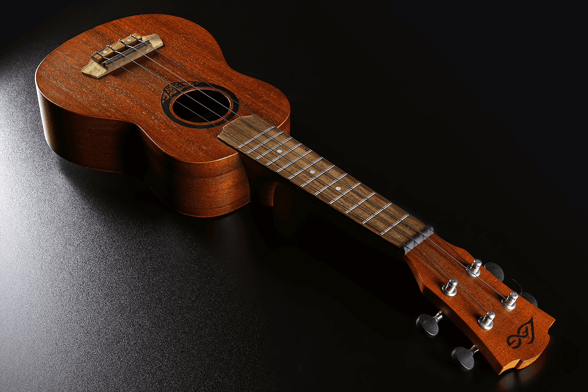 TKU8S Tiki Sopran  Ukulele