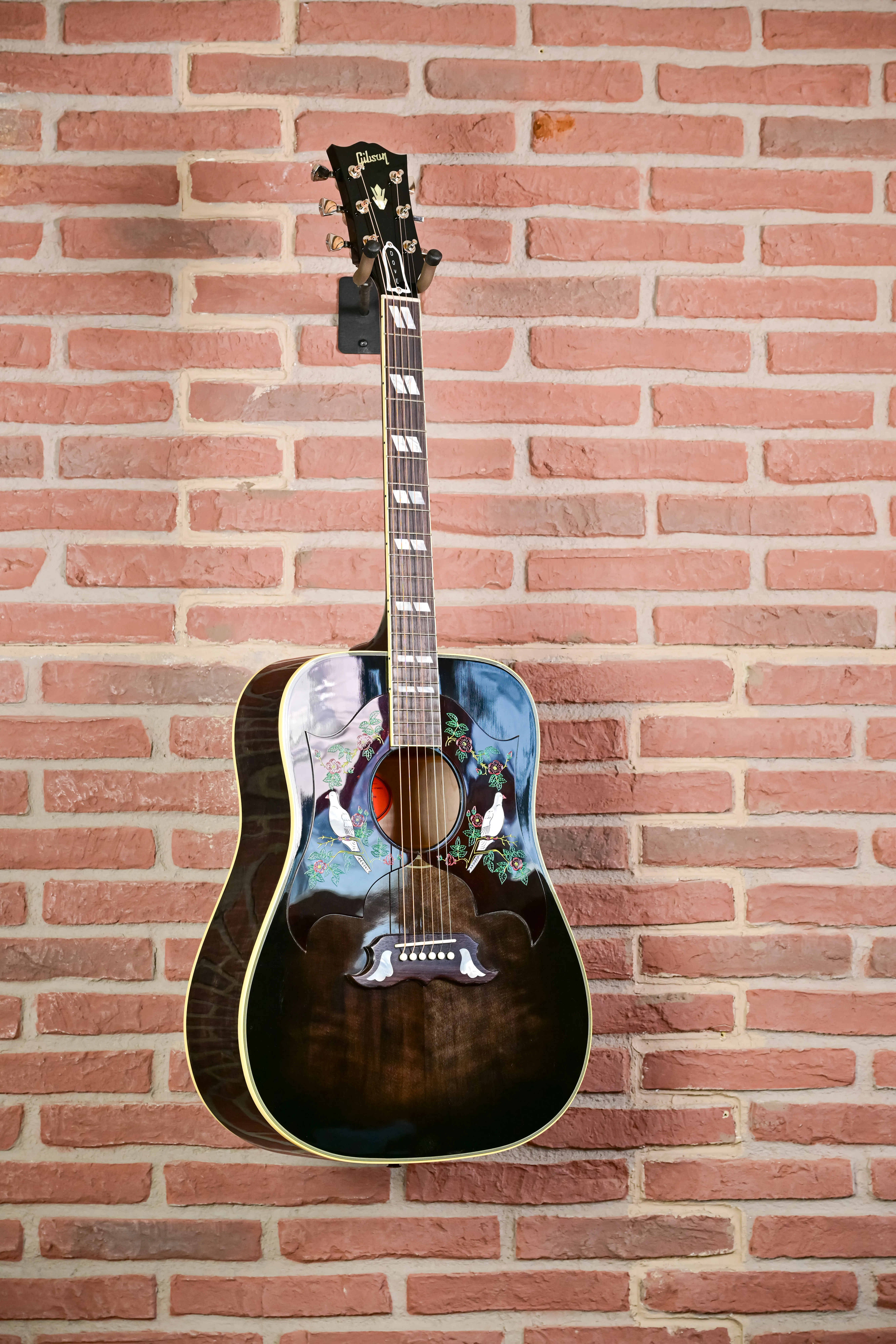 Gibson Custom M2M Dove - Schallloch mit Rosette