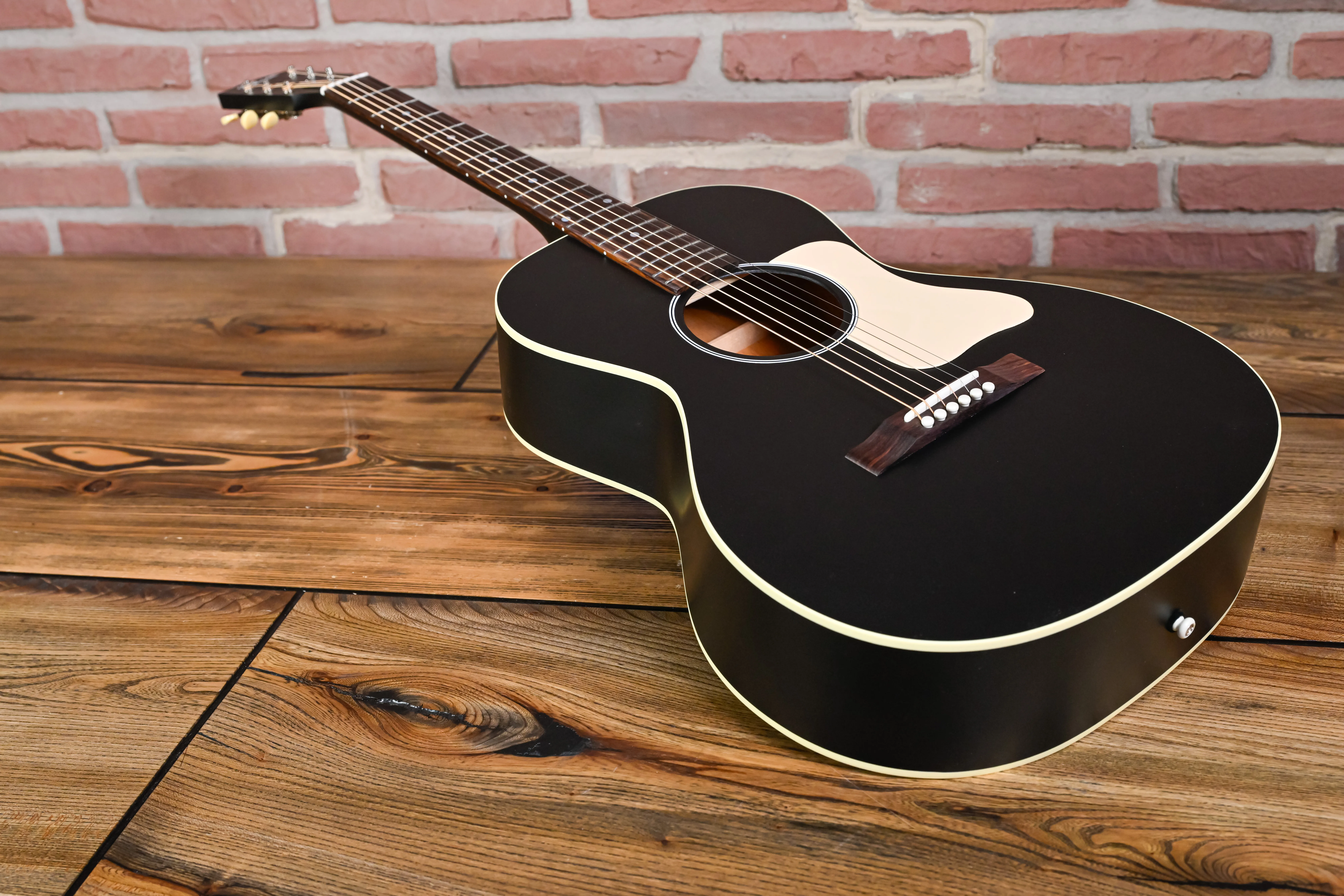 L-00 Century 12-Fret Ebony Westerngitarre