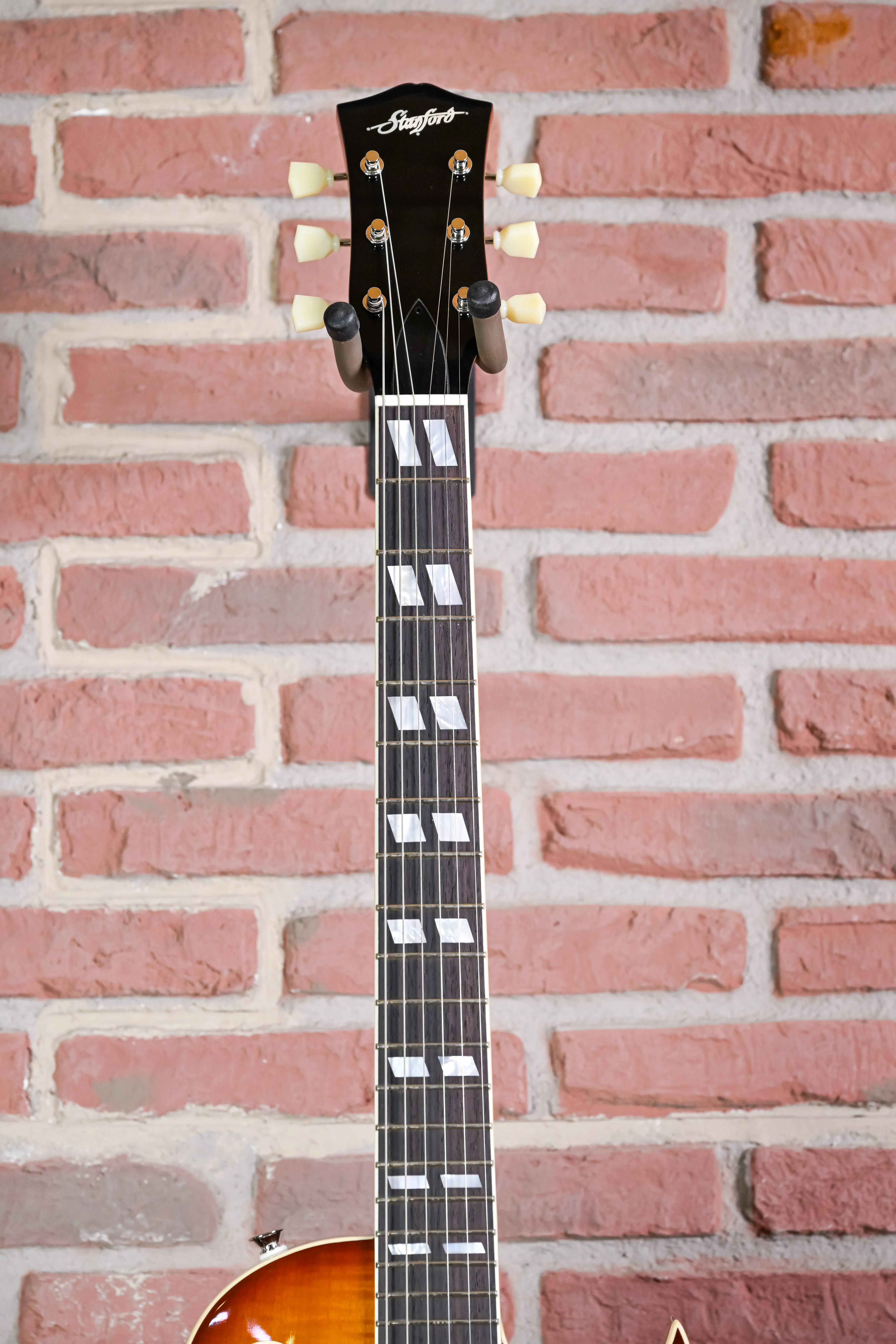 CR Fleetwood Amber Burst B7 Bigsby E-Gitarre