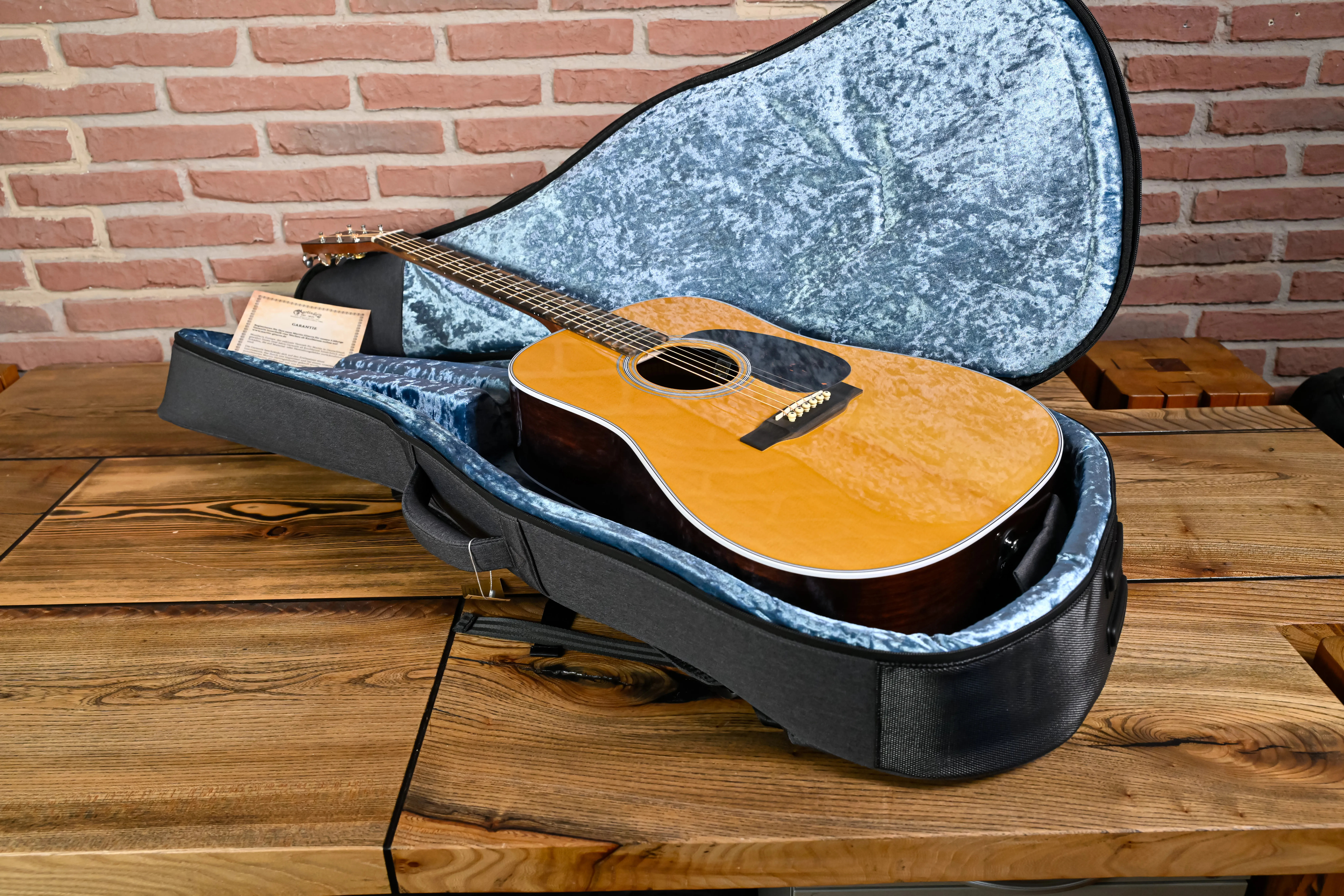 D-13E Retro Walnut Dreadnought Westerngitarre