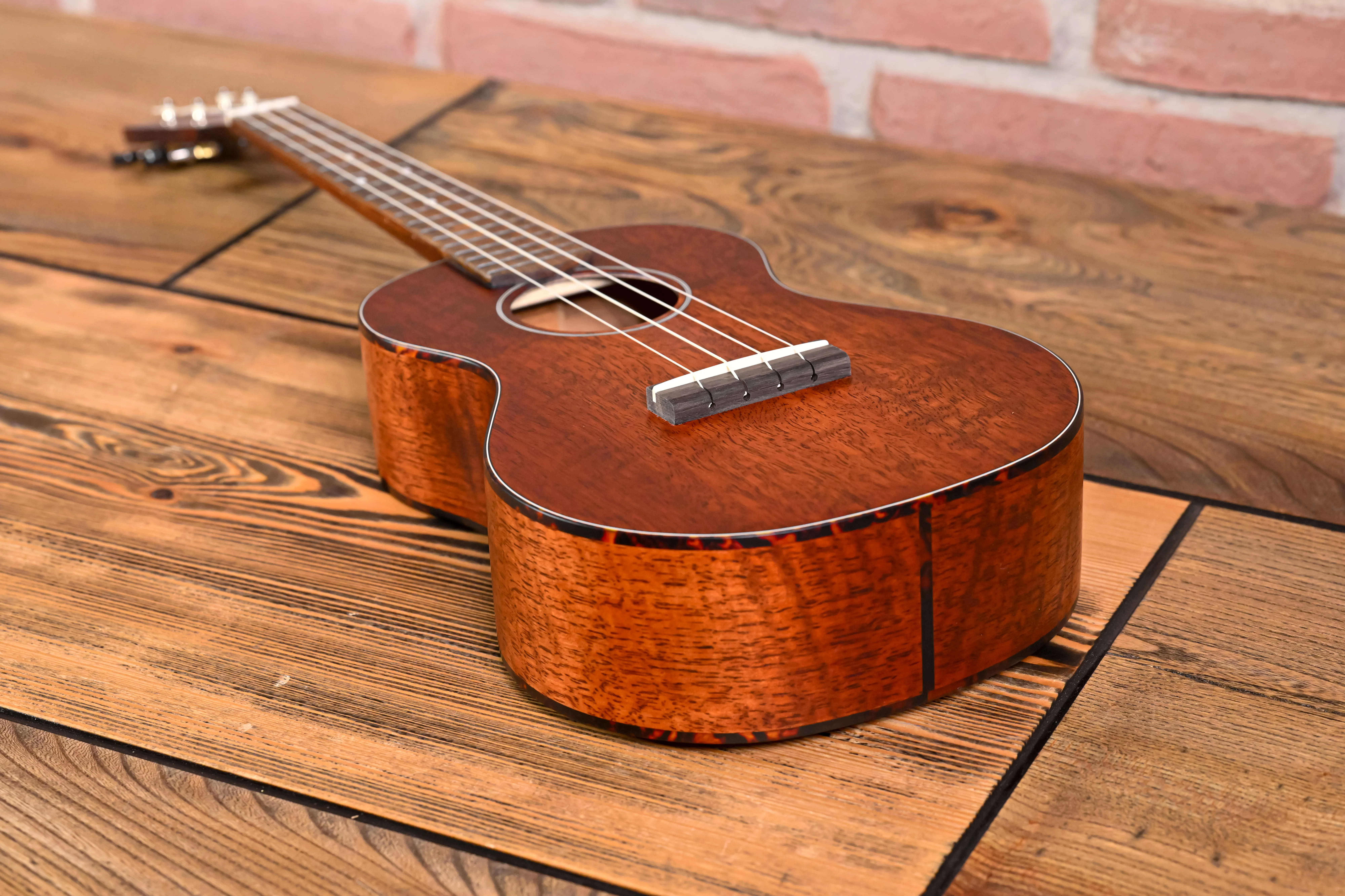 EU1-T Tenor Ukulele