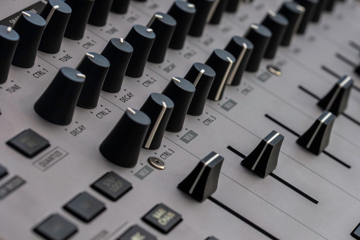 Elektronischer Drumcomputer Roland TR-1000