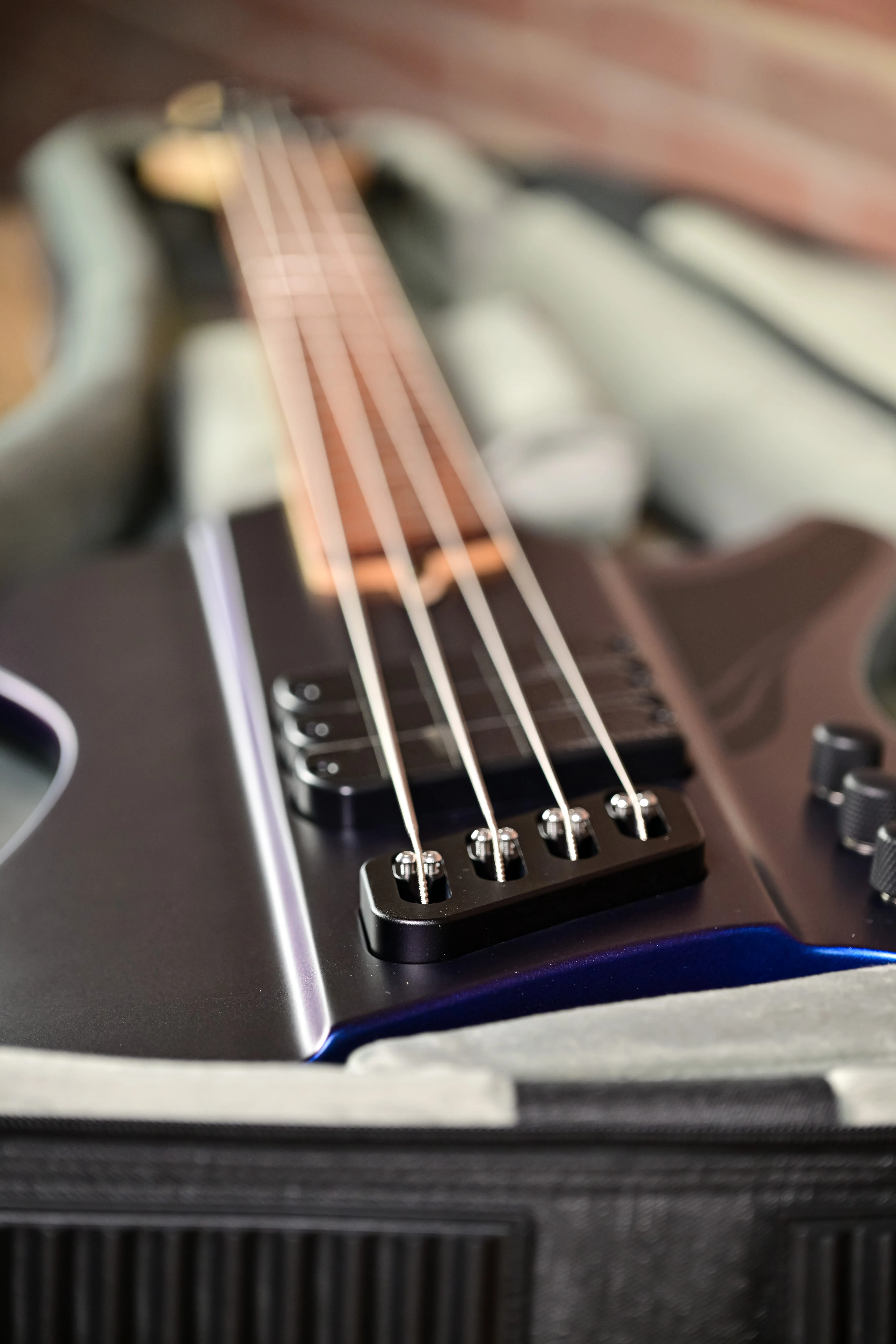 D-Roc 4 Bass Matte Blue to Purple Colorshift Multiscale