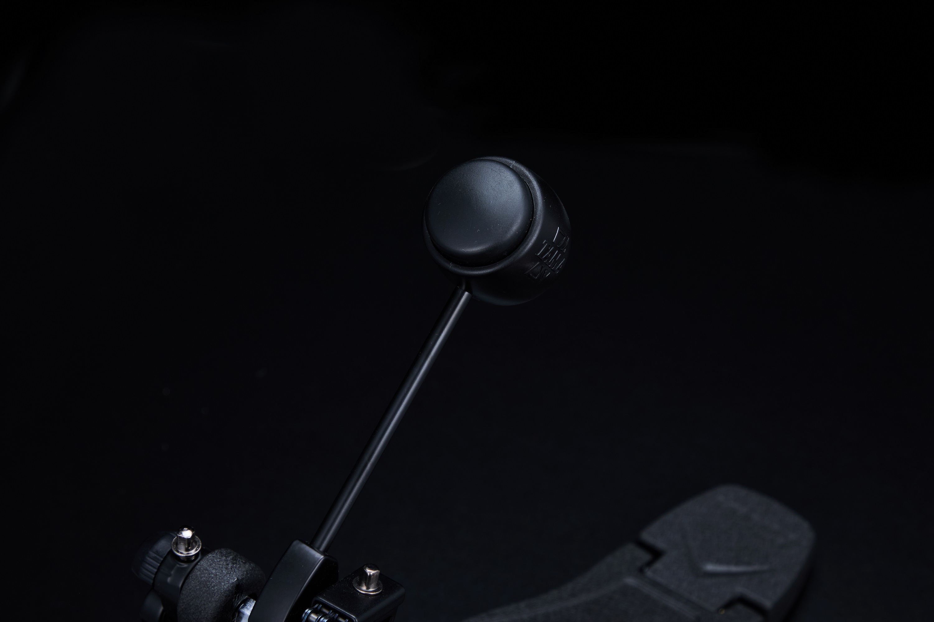 Iron Cobra 600 Pedal Dark Shadow Edition