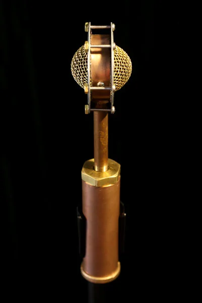 EAR Trumpet Labs Edna Seitenansicht rechts