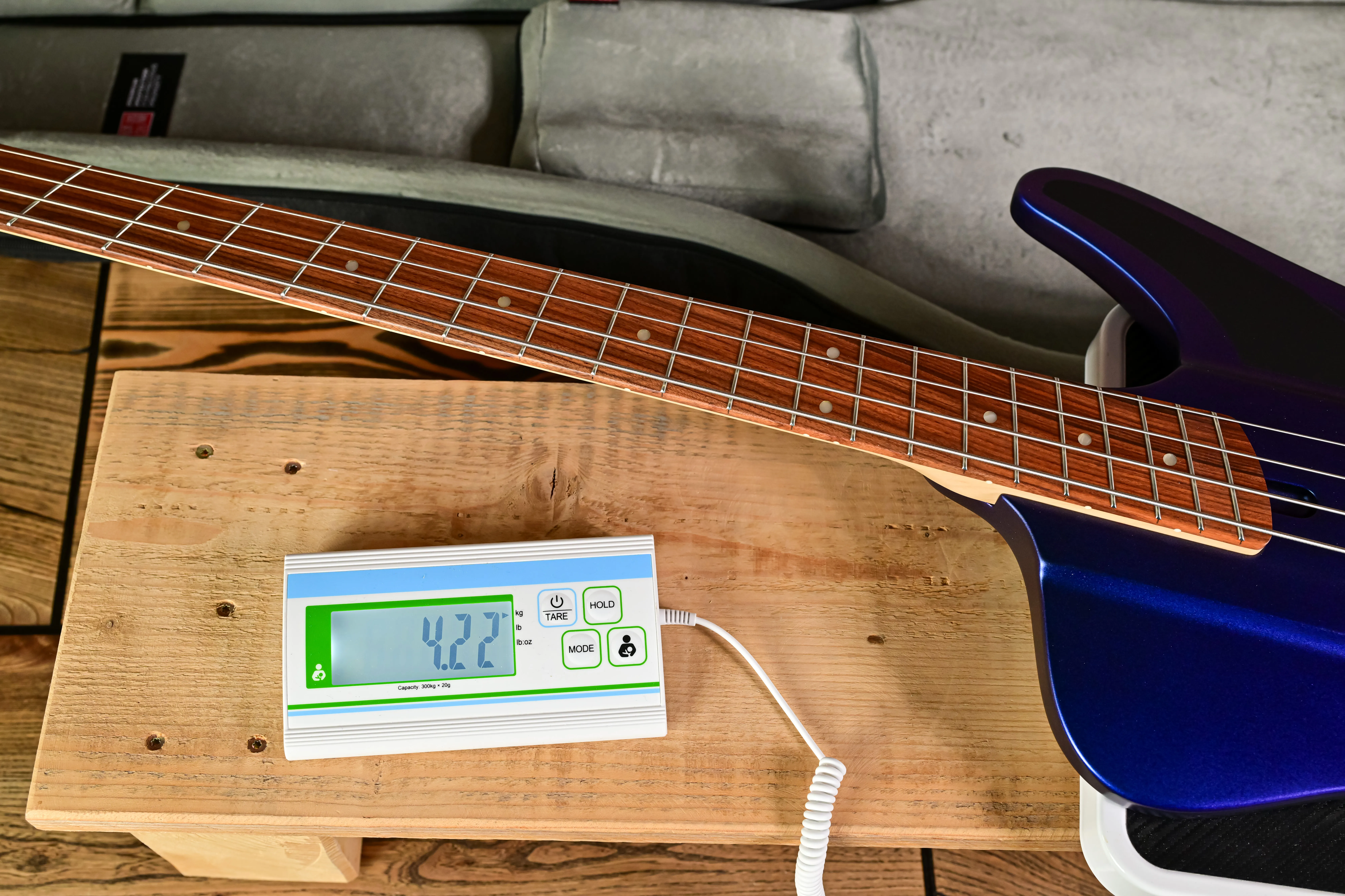 D-Roc 4 Bass Matte Blue to Purple Colorshift Multiscale