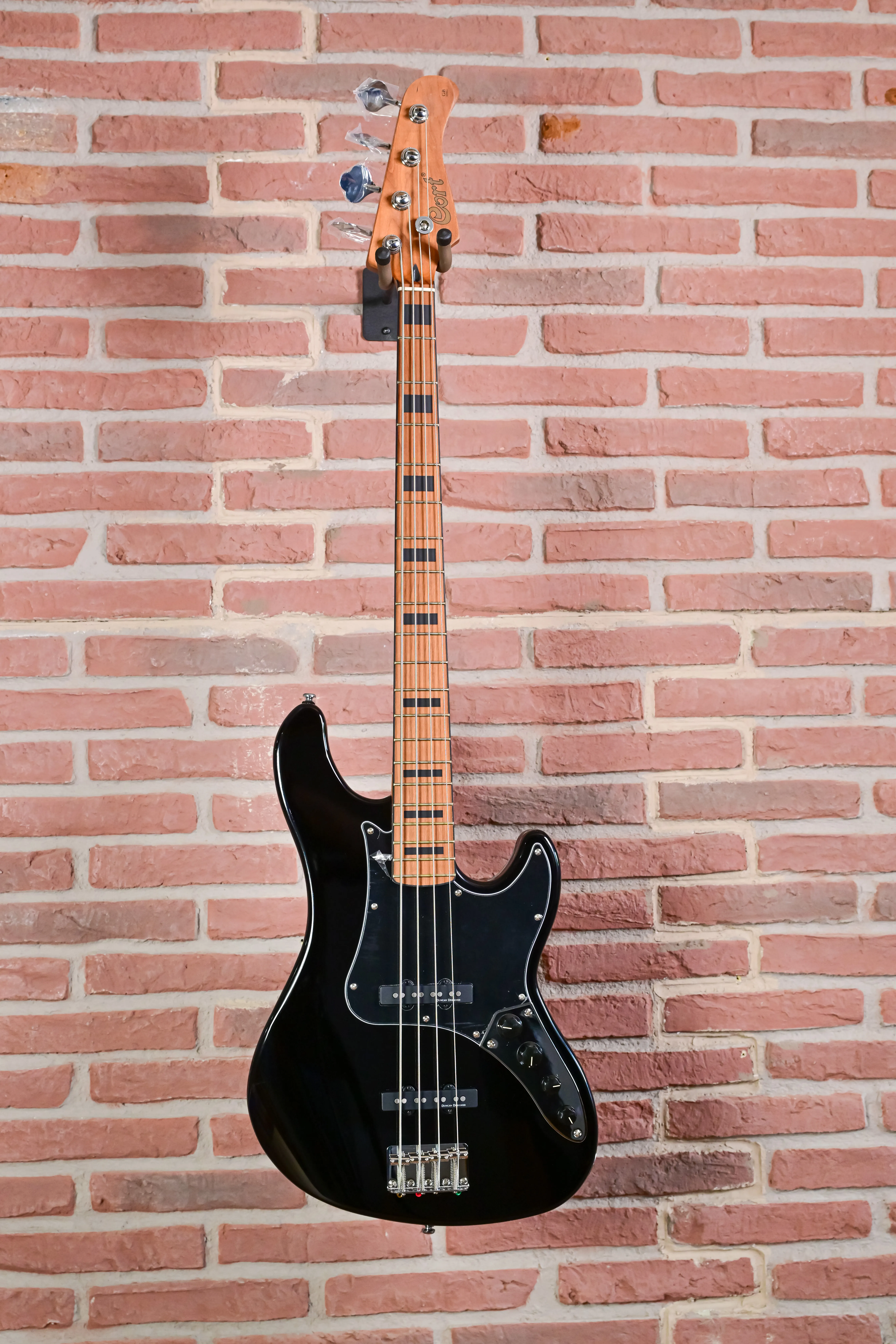 GB64JJ Bass Black