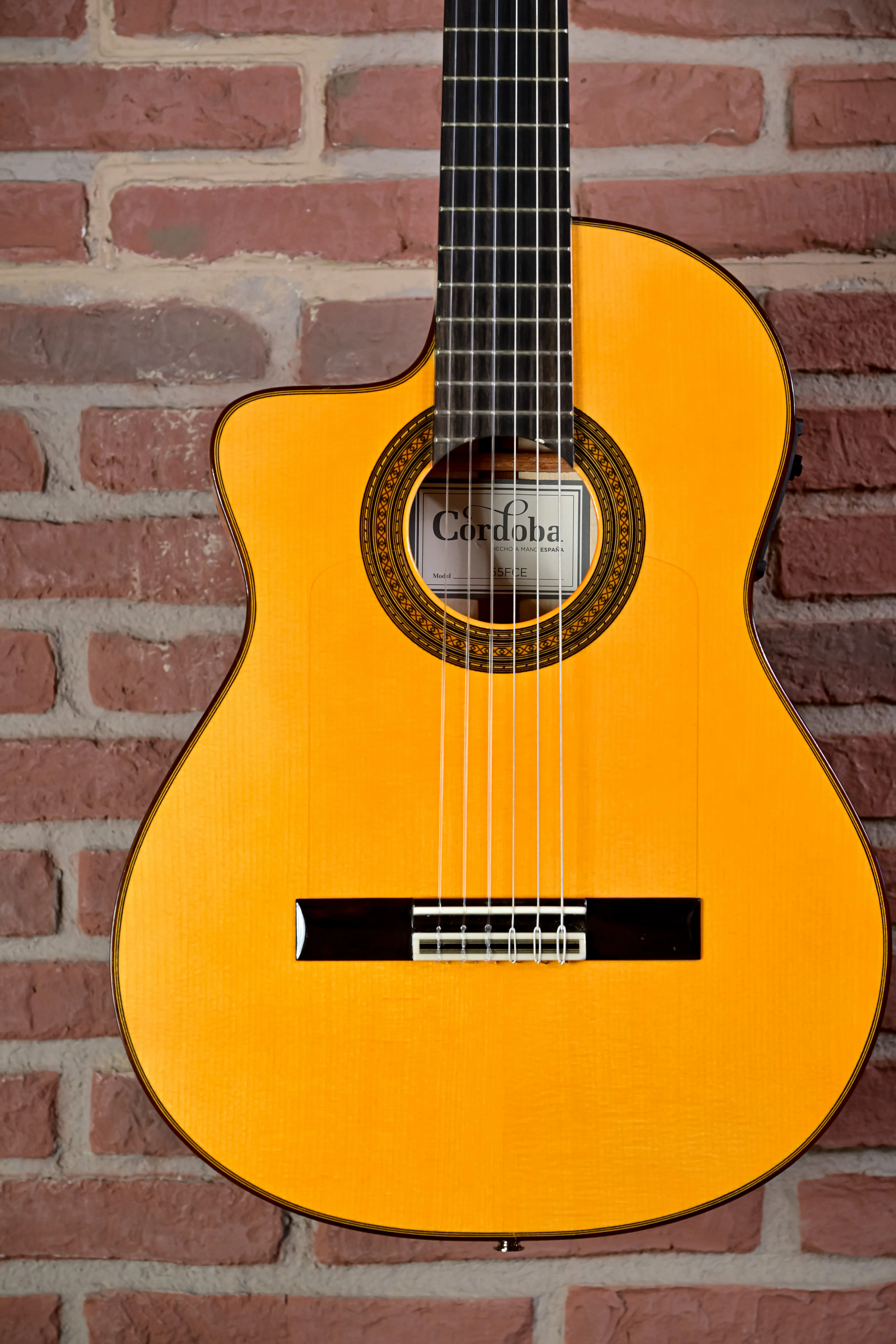 Espana 55FCE Lefty Thinbody Konzertgitarre Honey Amber (B-Stock)