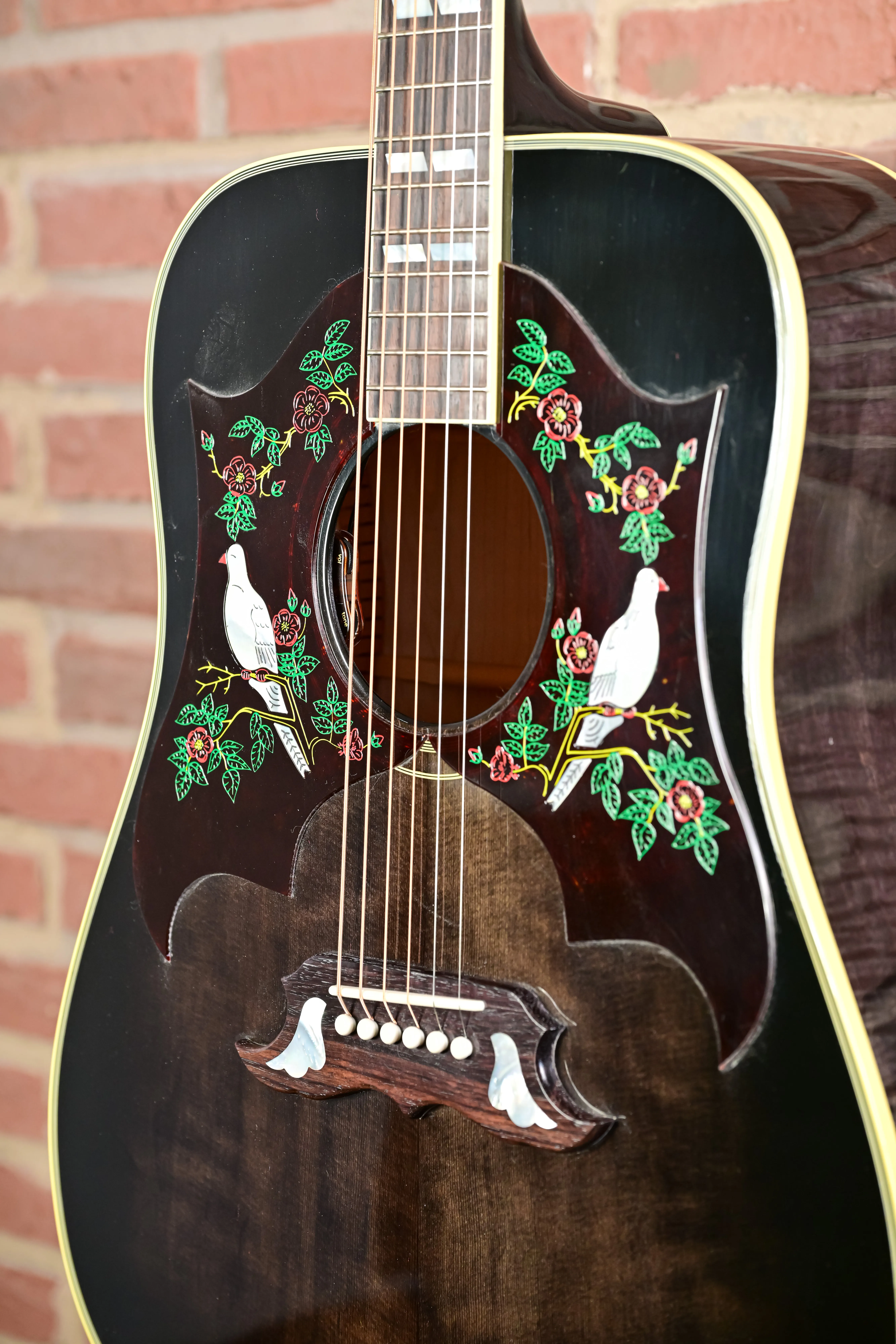 Gibson Custom M2M Dove -Rückseite des Gitarrenkorpus