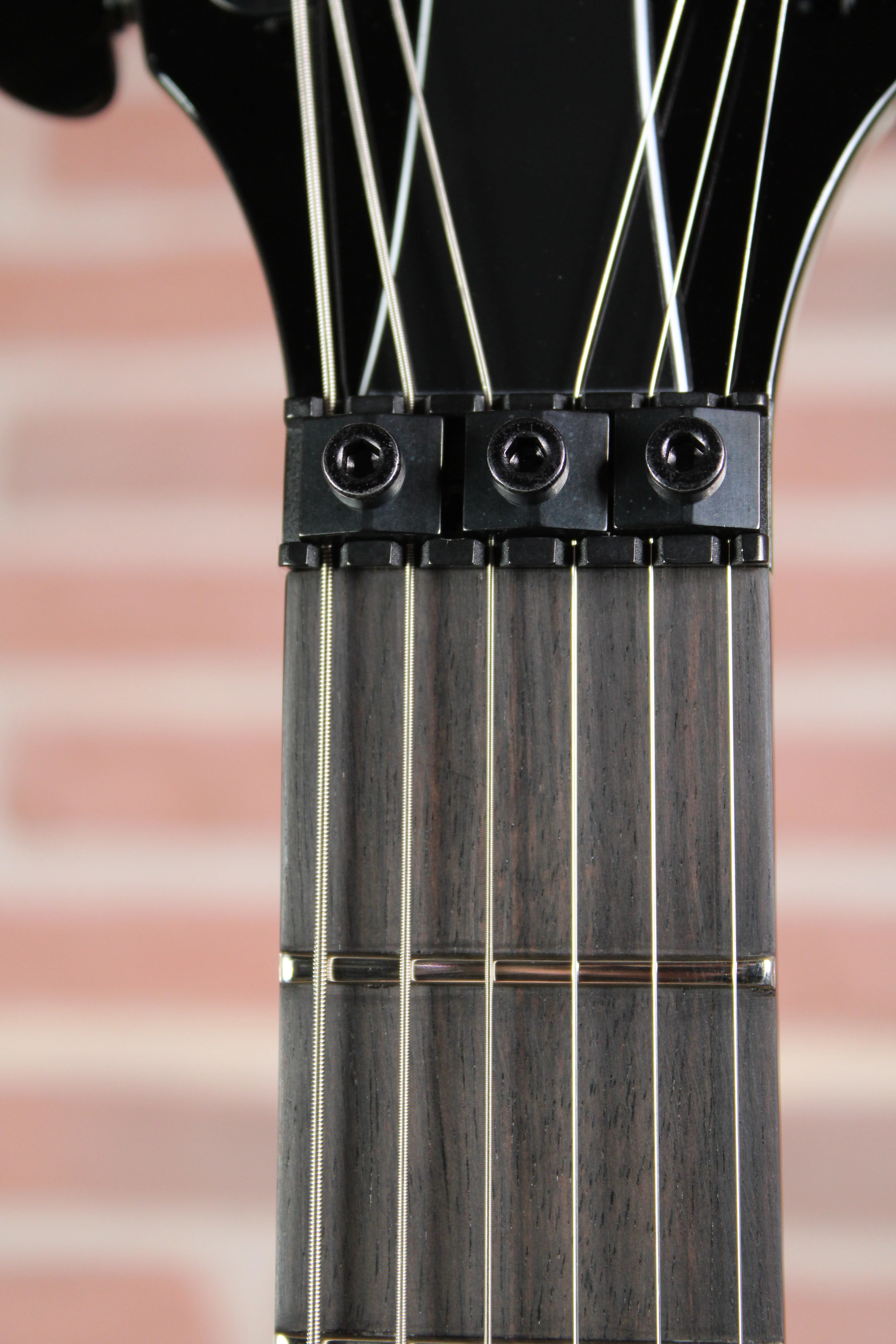 Dean Guitars USA Custom Shop ML Floyd Mahogany Slime - Kopfplatte aus der Untersicht