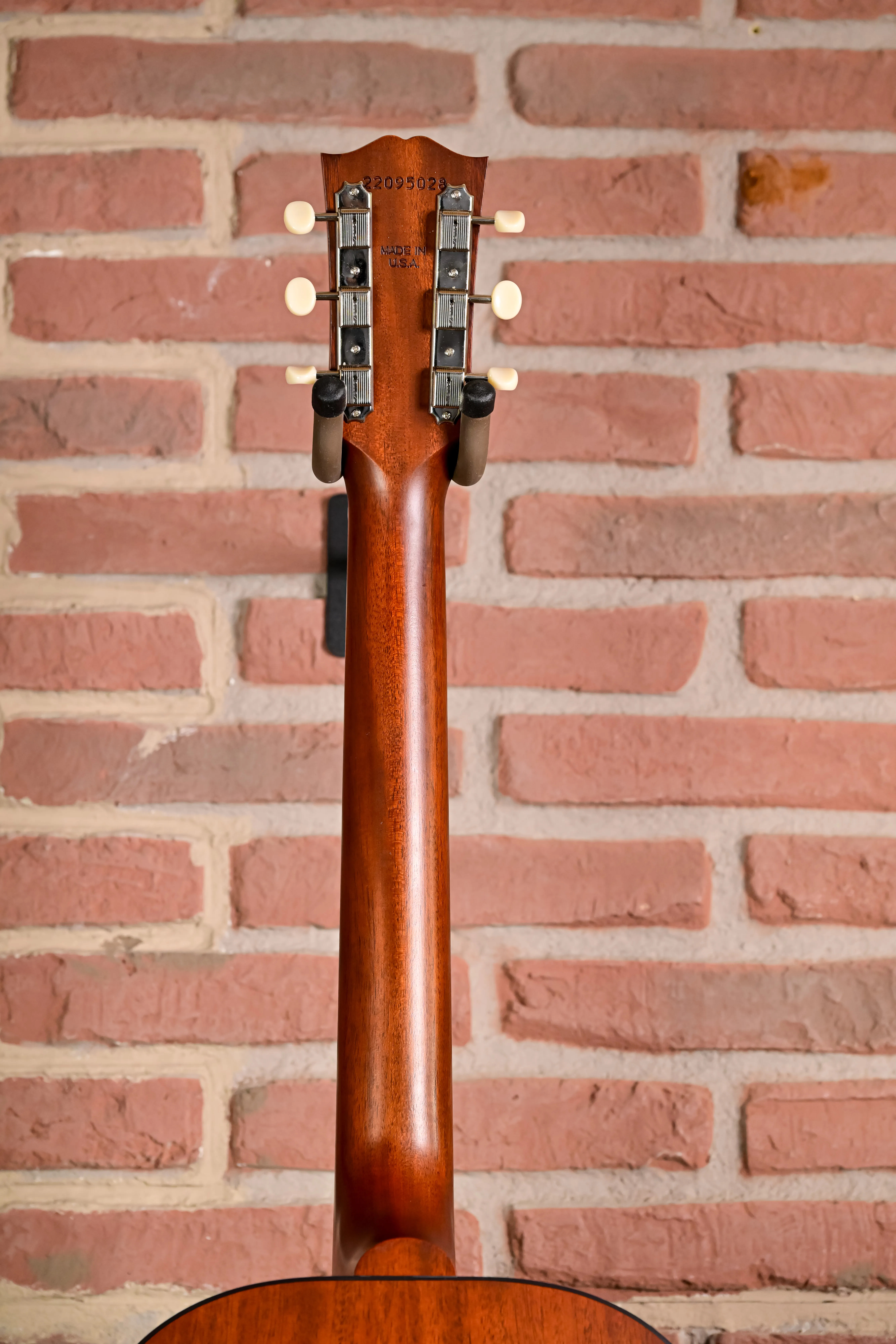 LG-2 All Mahogany -  Faded Natural