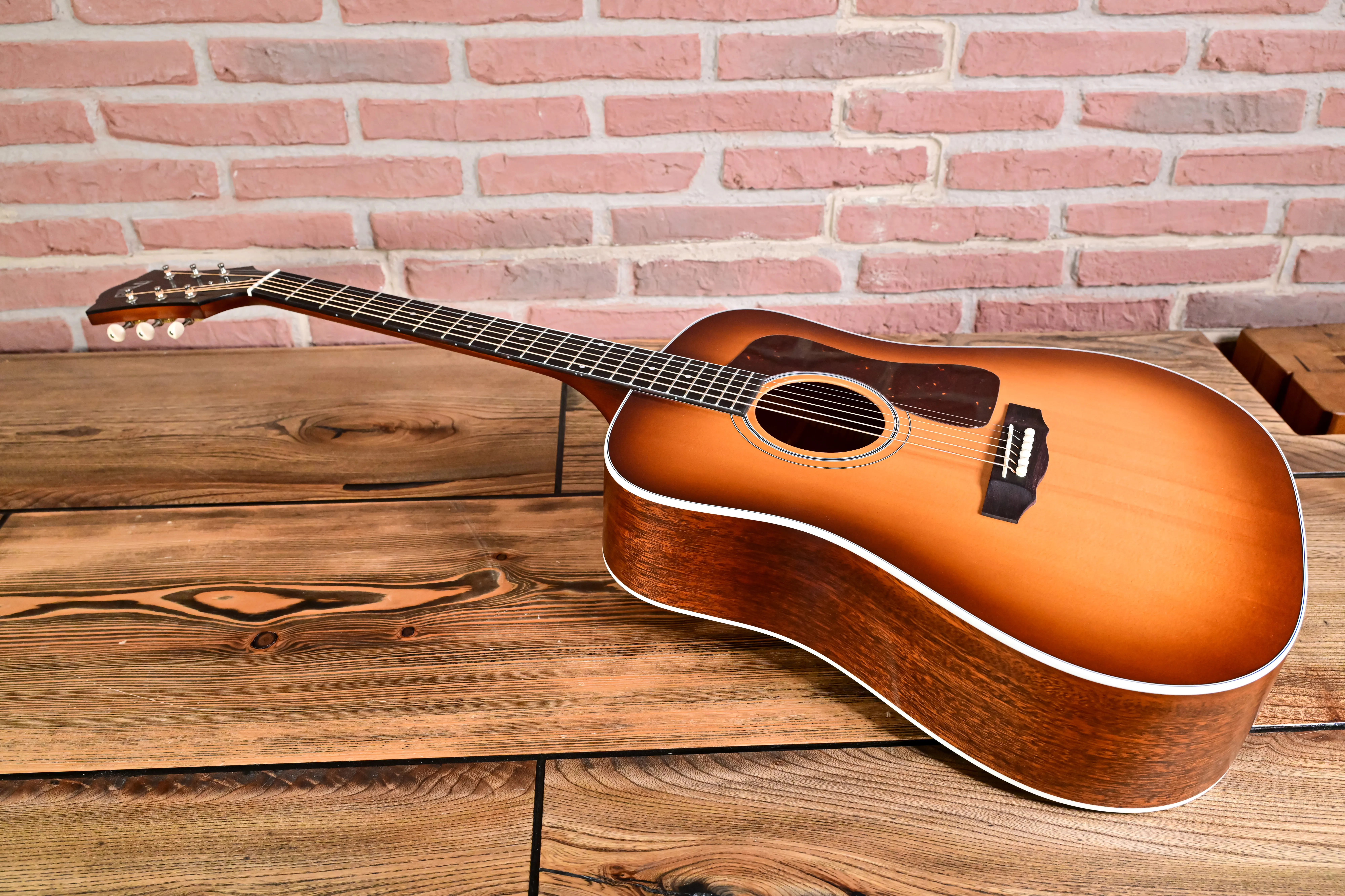 D-40E Standard Pacific Sunset Burst USA Dreadnought 