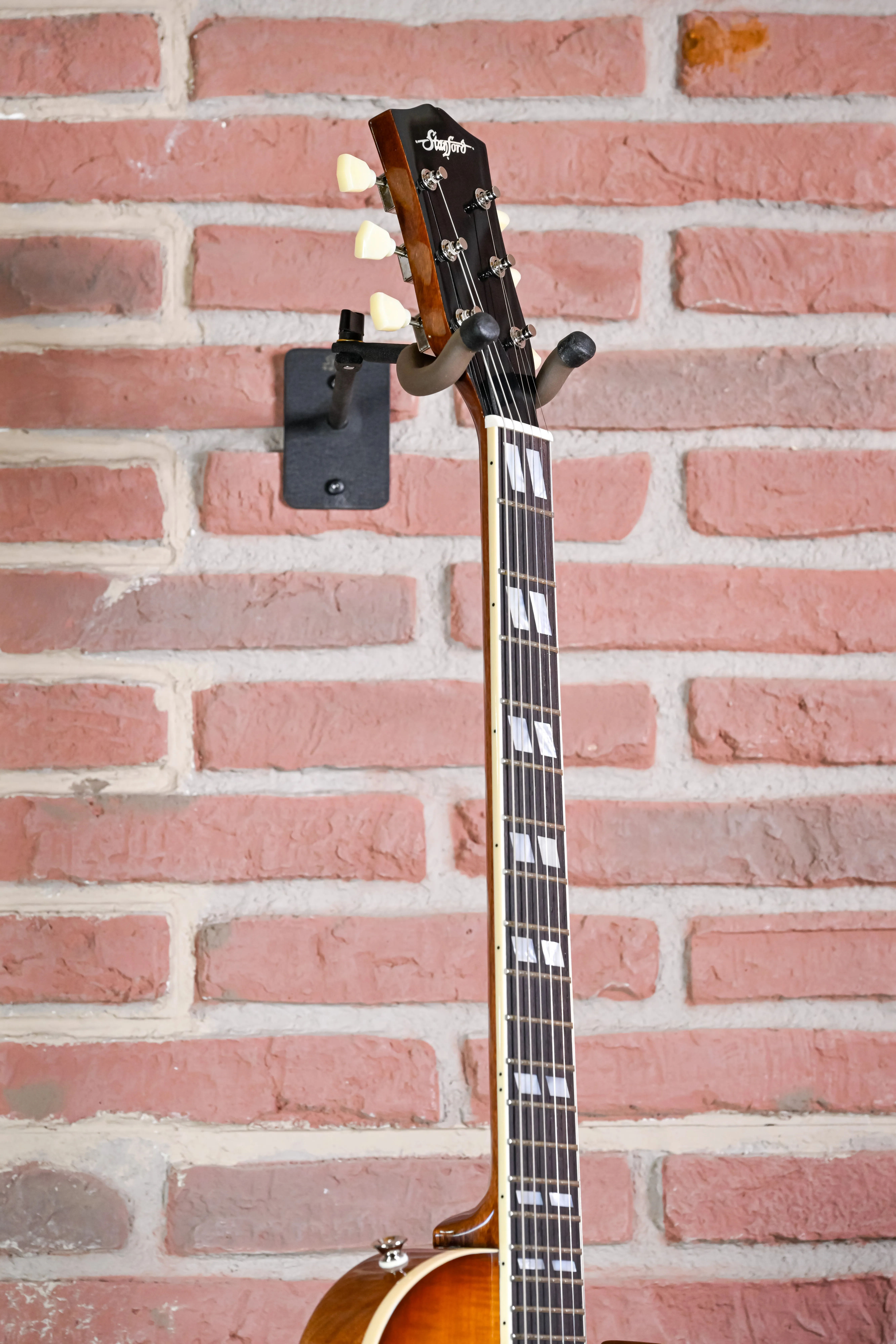 CR Fleetwood Amber Burst B7 Bigsby E-Gitarre