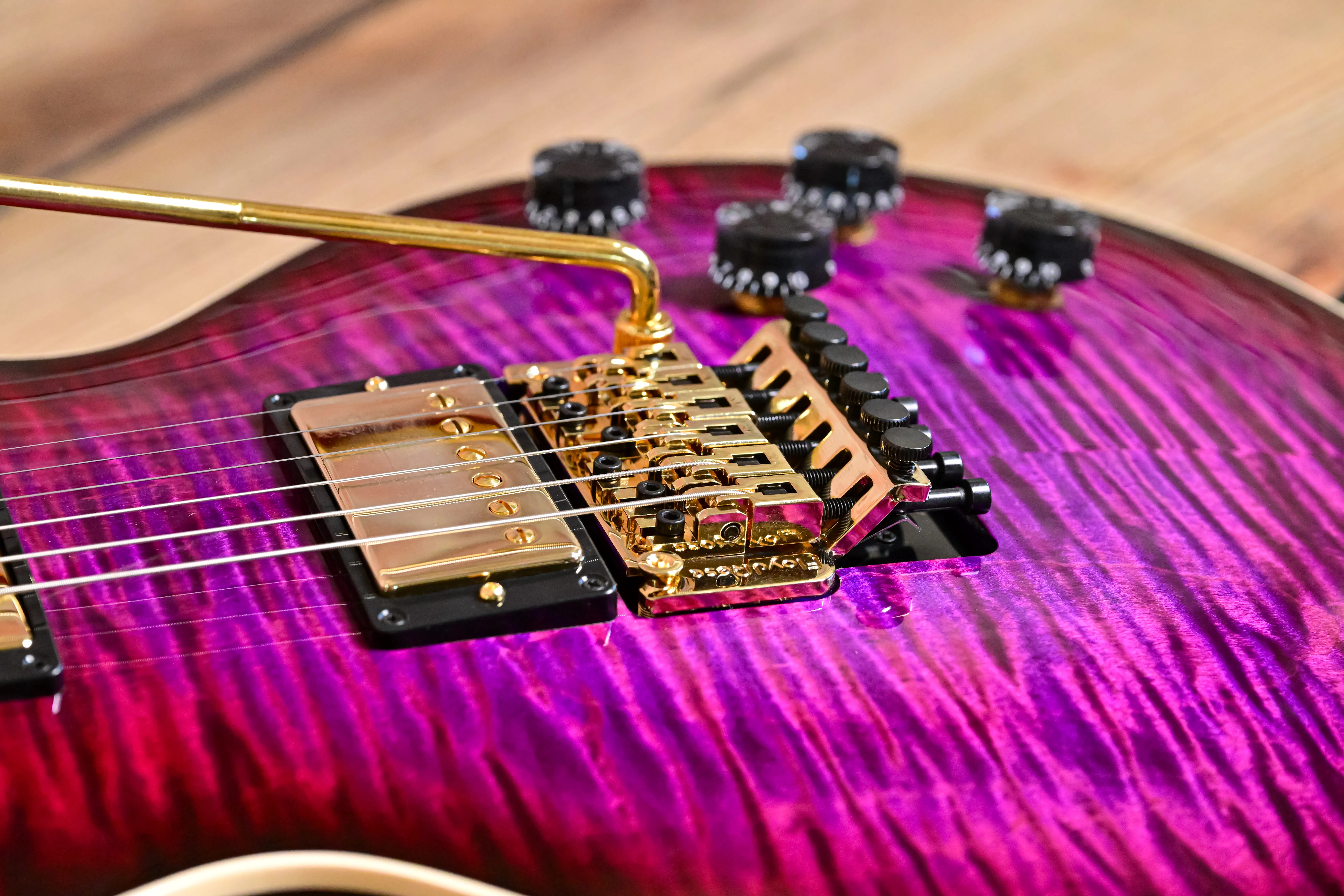 Custom Les Paul Axcess Standard Tri Berry Burst Floyd Rose Gold Hardware