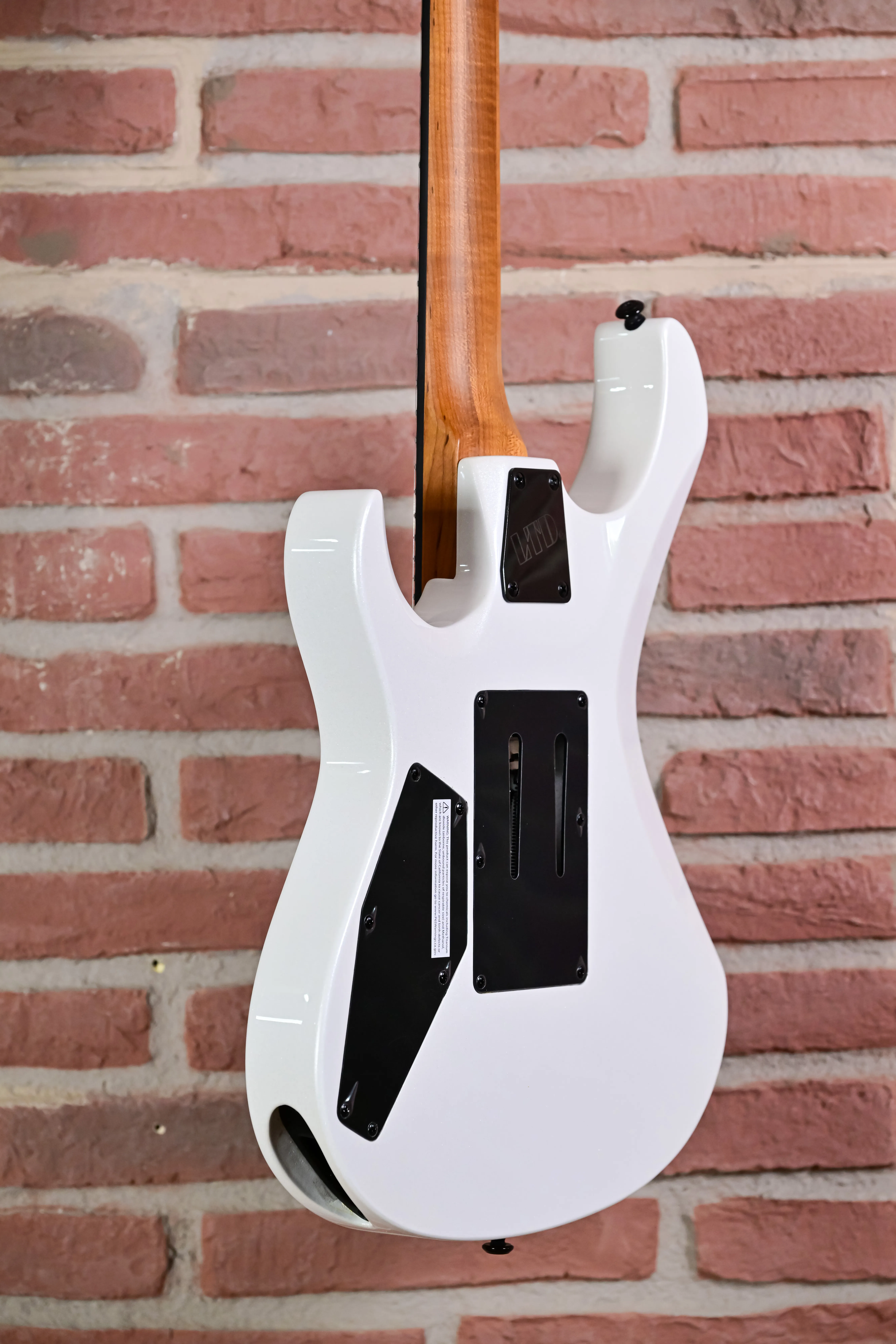 MV-1000 Maverick Pearl White E-Gitarre