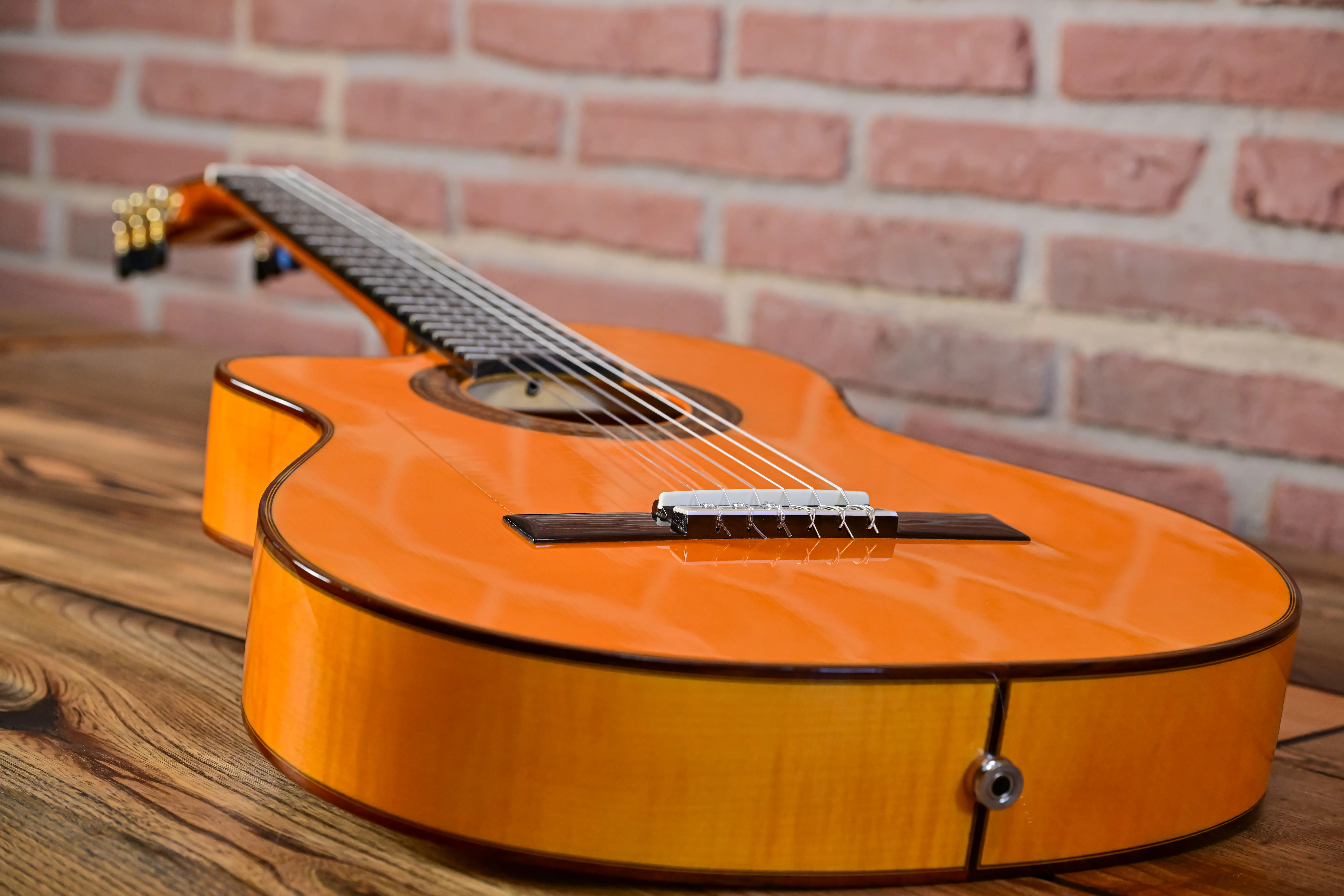 Espana 55FCE Lefty Thinbody Konzertgitarre Honey Amber (B-Stock)