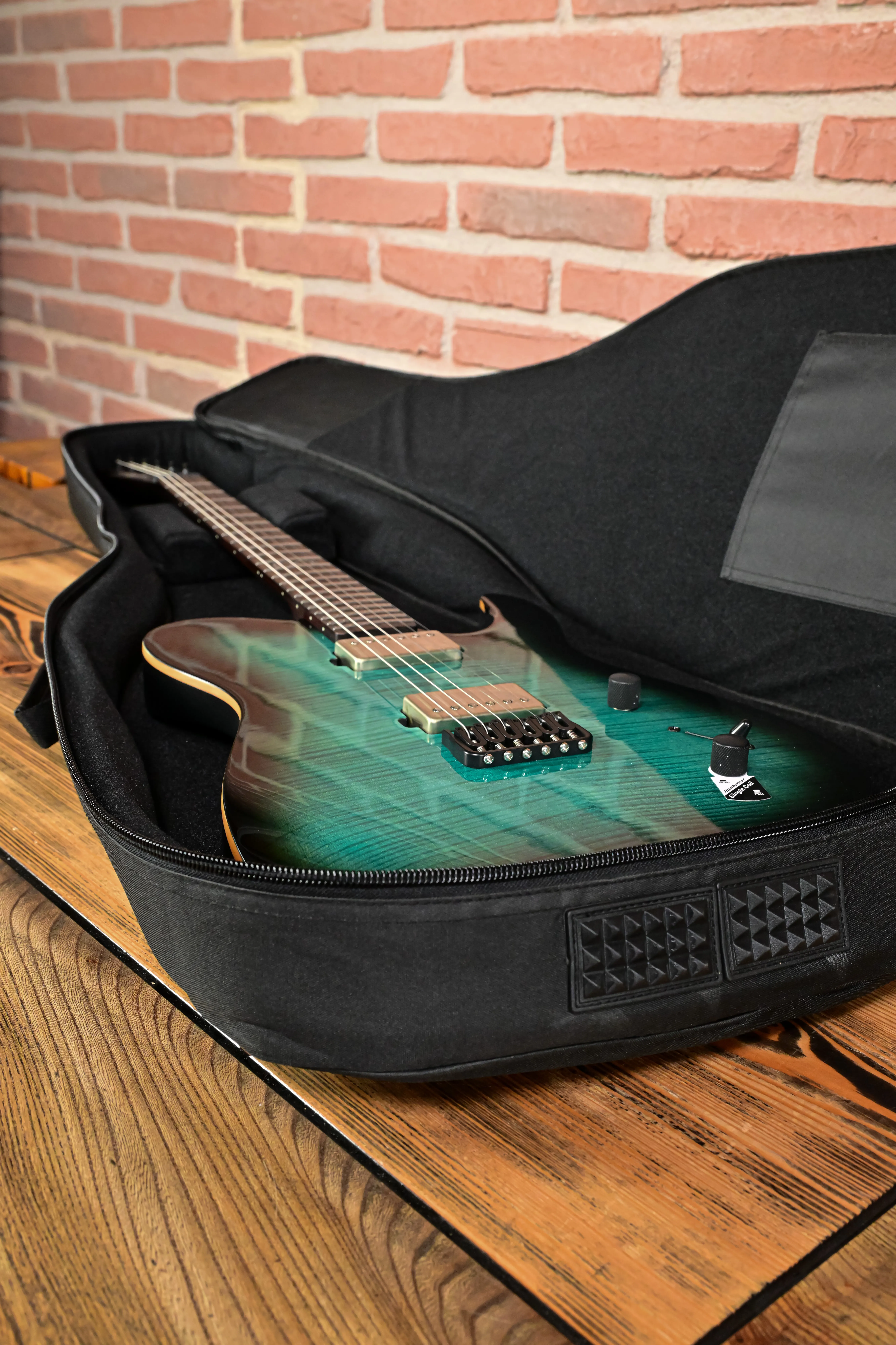 Law Maker Legacy Azure Blue E-Gitarre