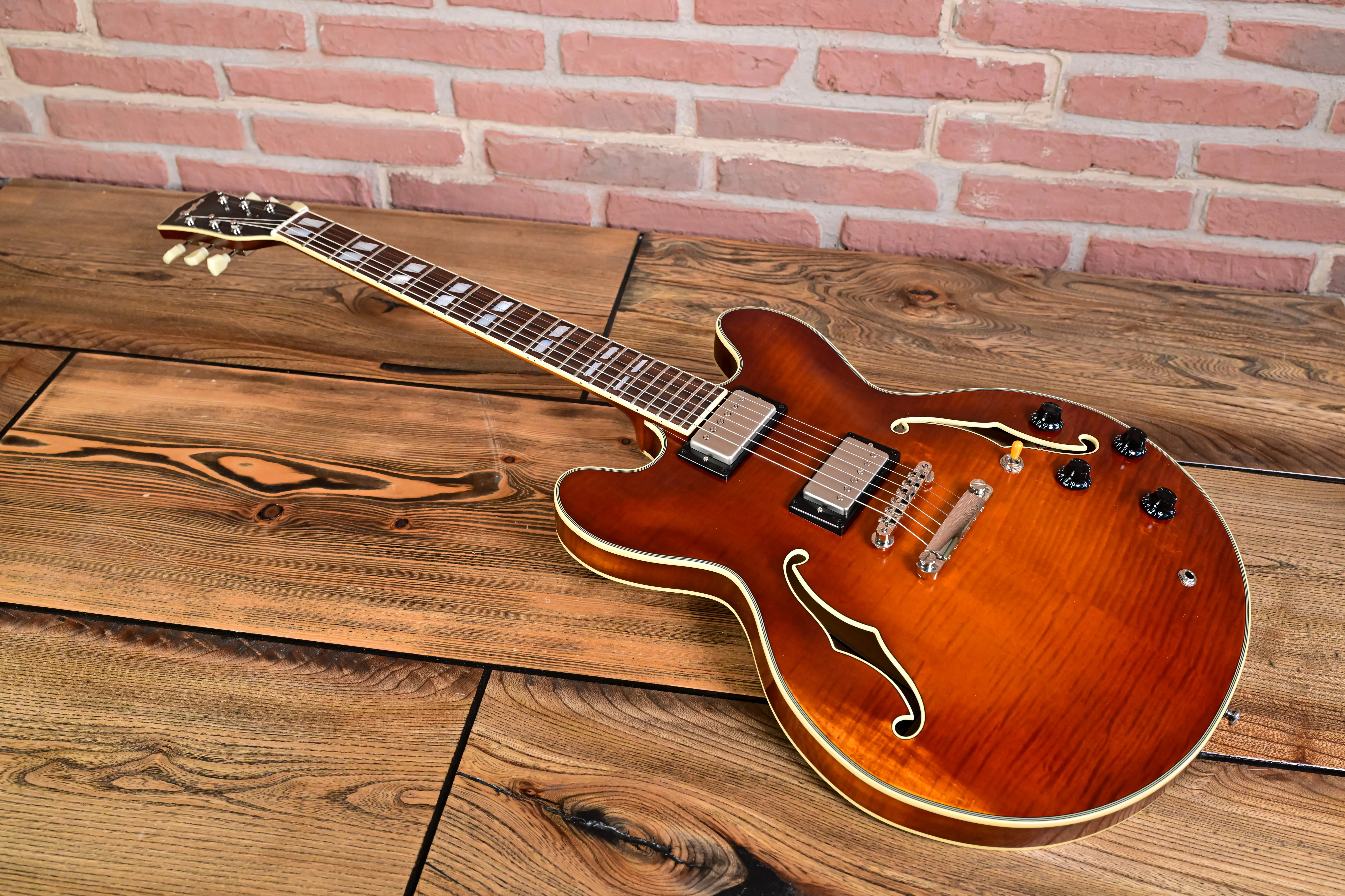 CR Thinline 35 Antique Violin Semi-Hollowbody