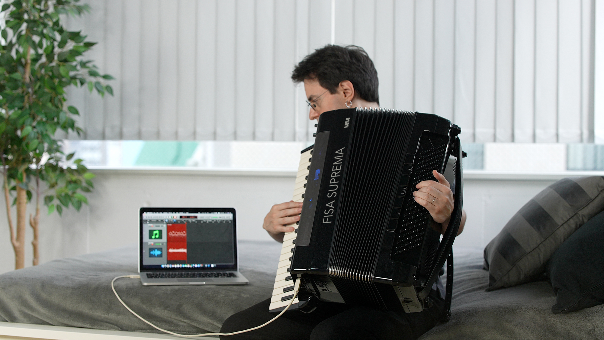 Fisa Suprema Metallic Black - Elektronisches Akkordeon 