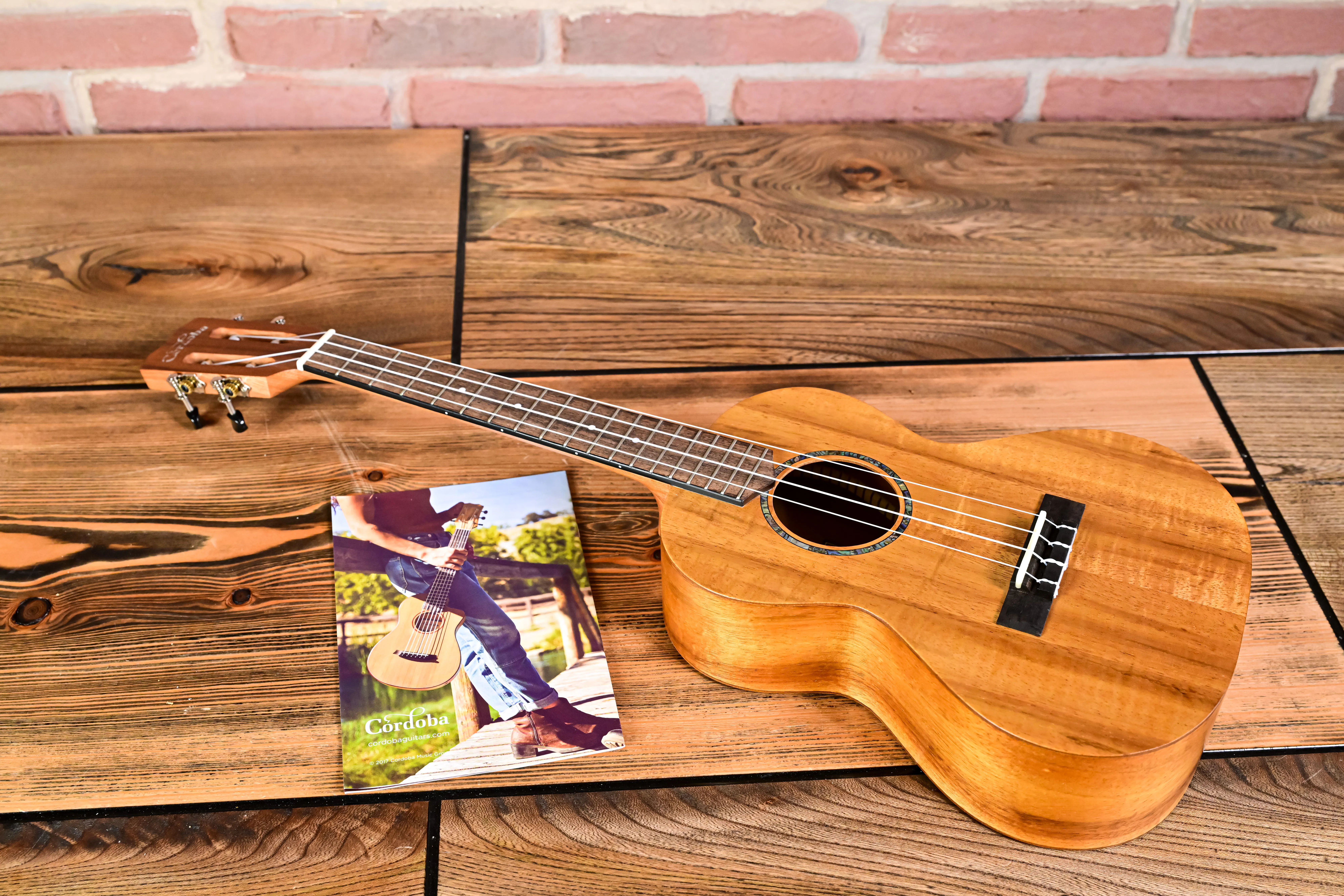 28T Tenor Ukulele Hawaiian Koa (B-Stock)