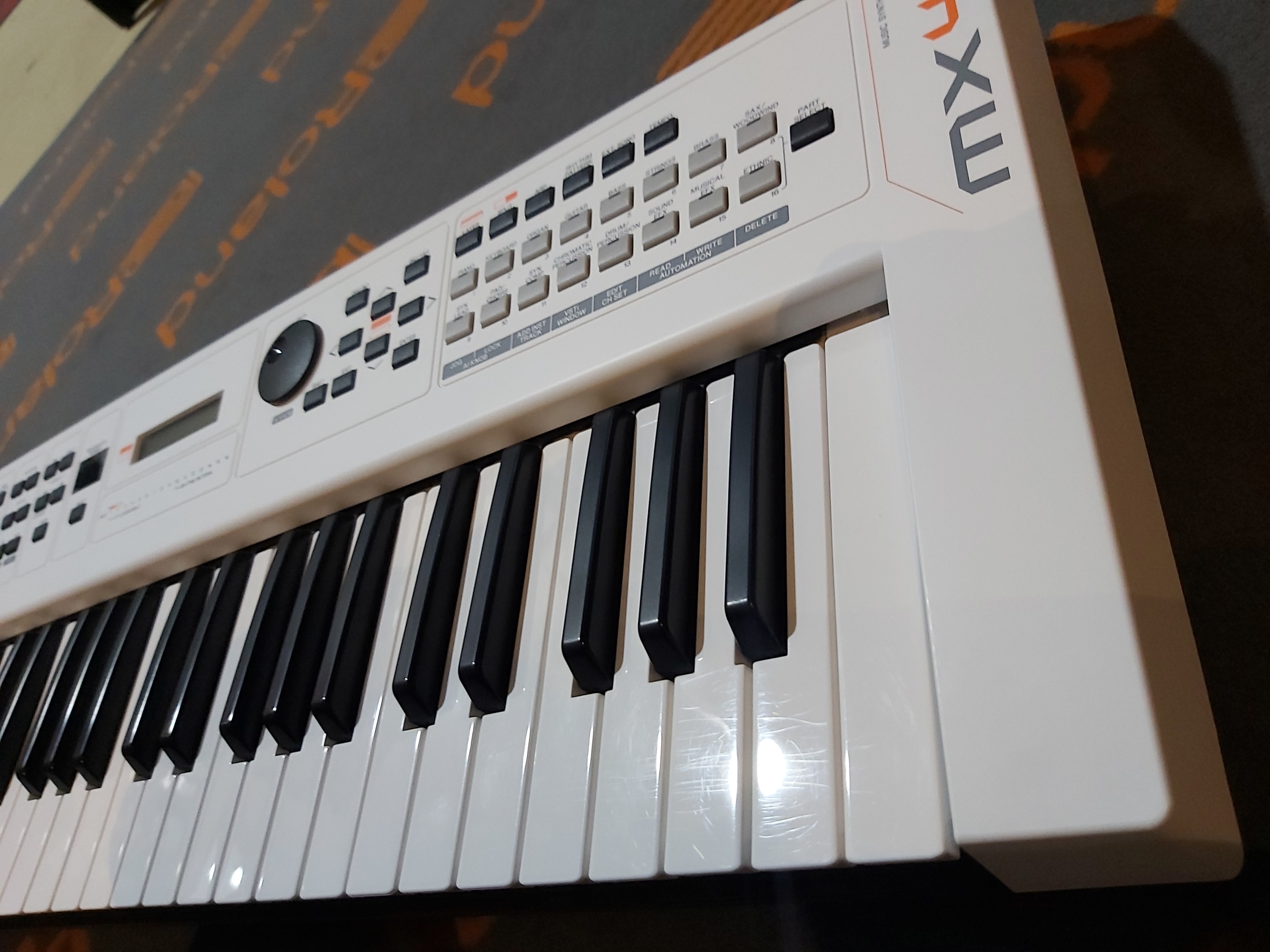 MX49WH Synthesizer "USED"