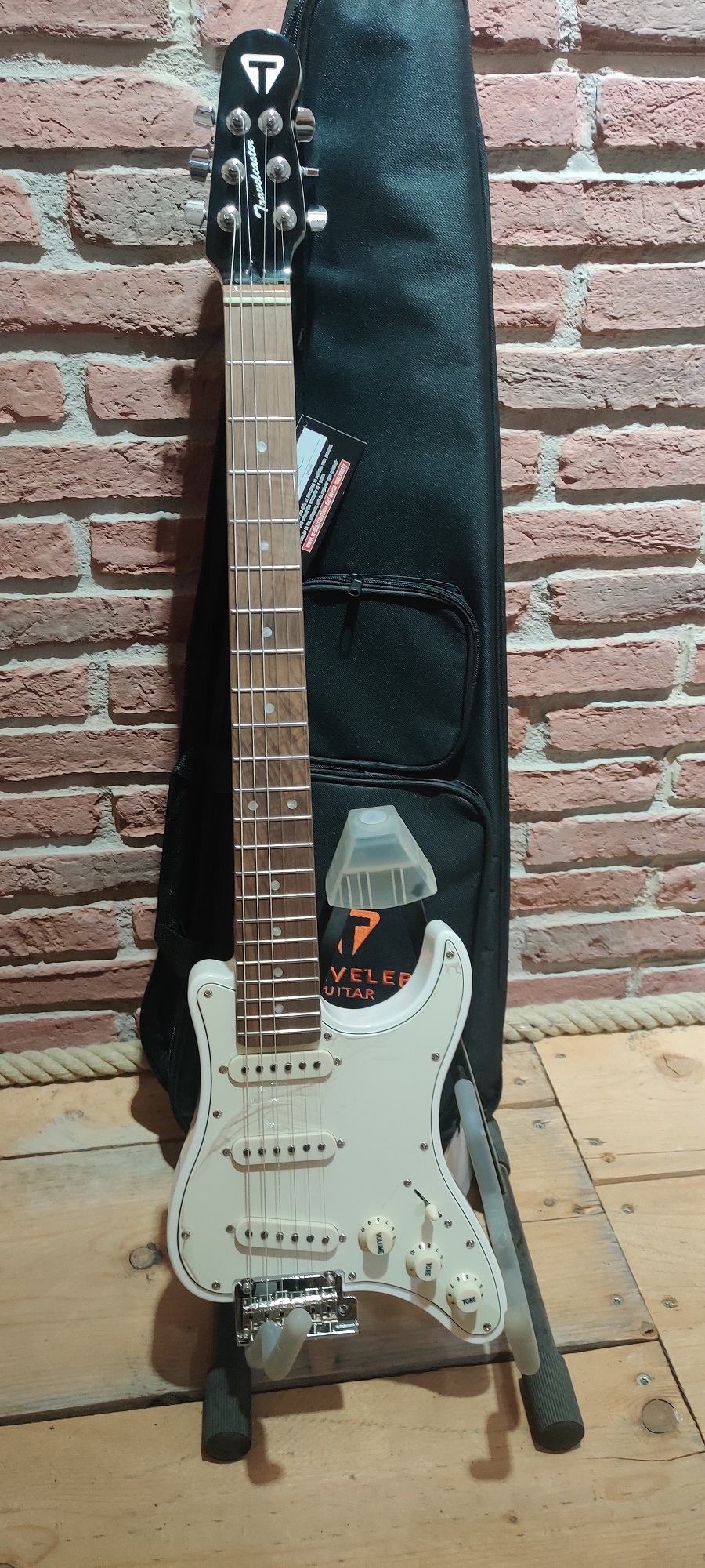 Travelcaster Deluxe - Olympic White inkl. Gigbag "B-Stock"