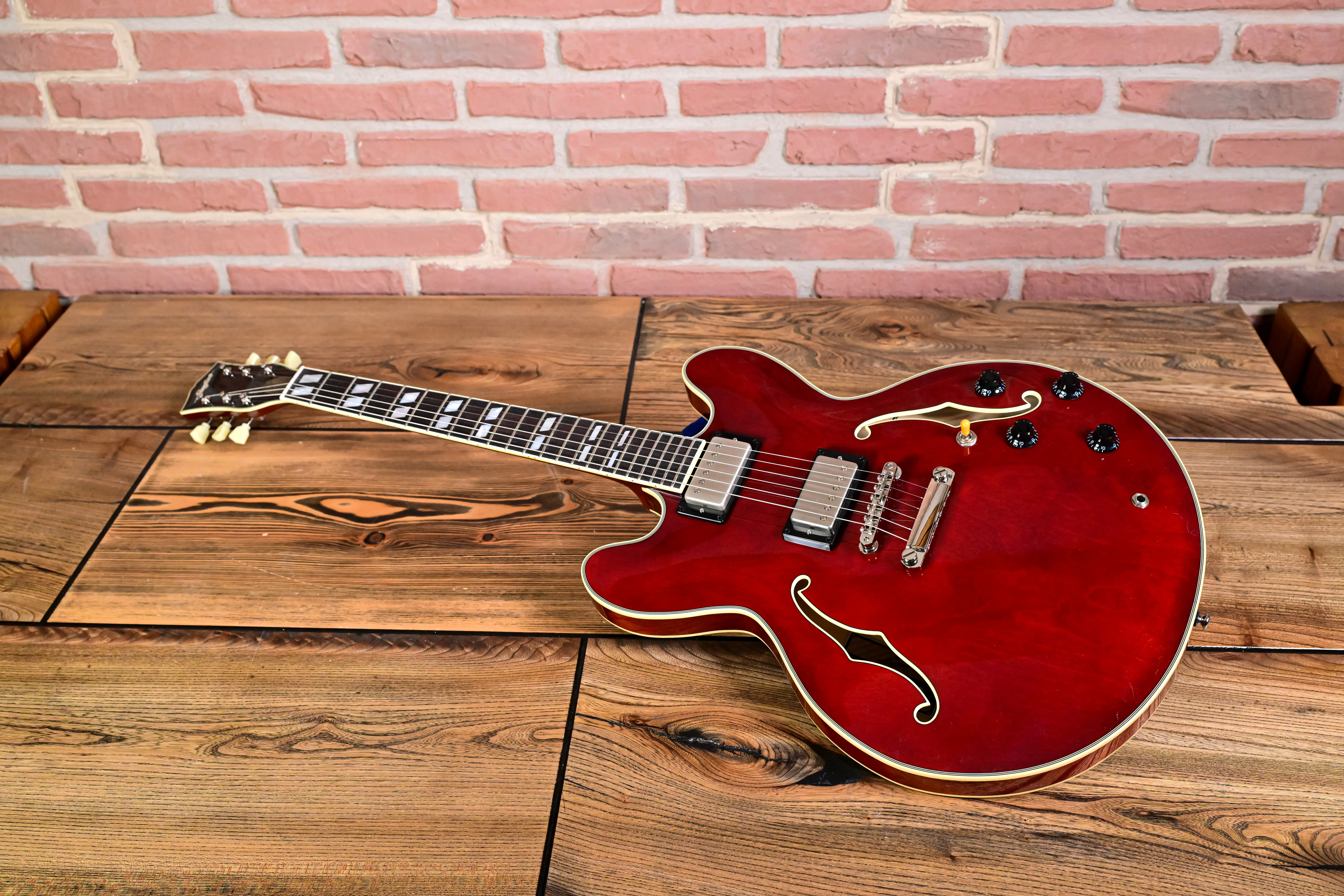 CR Thinline 35 Wild Cherry Semi-Hollowbody