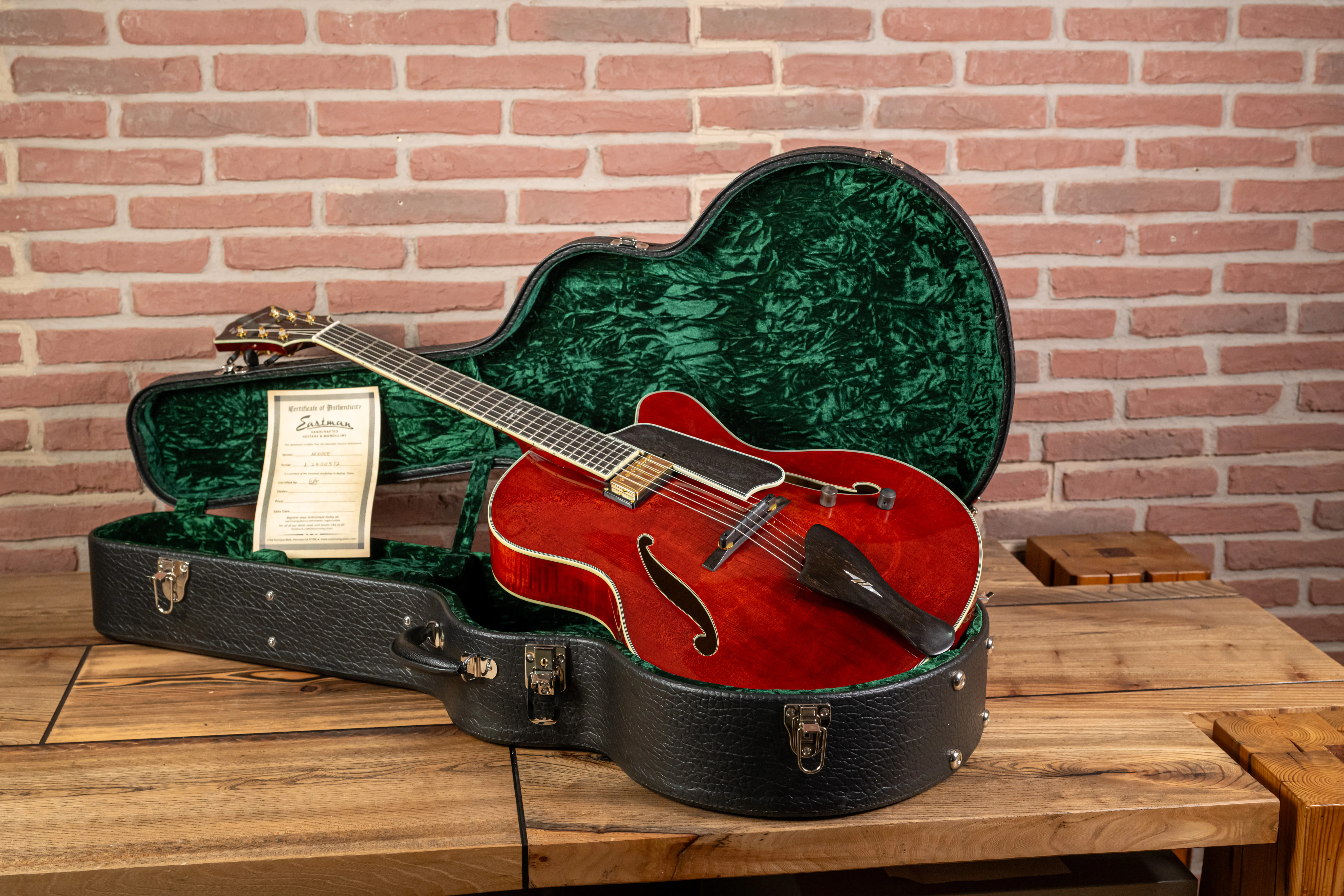 AR810CE Archtop Jazzgitarre