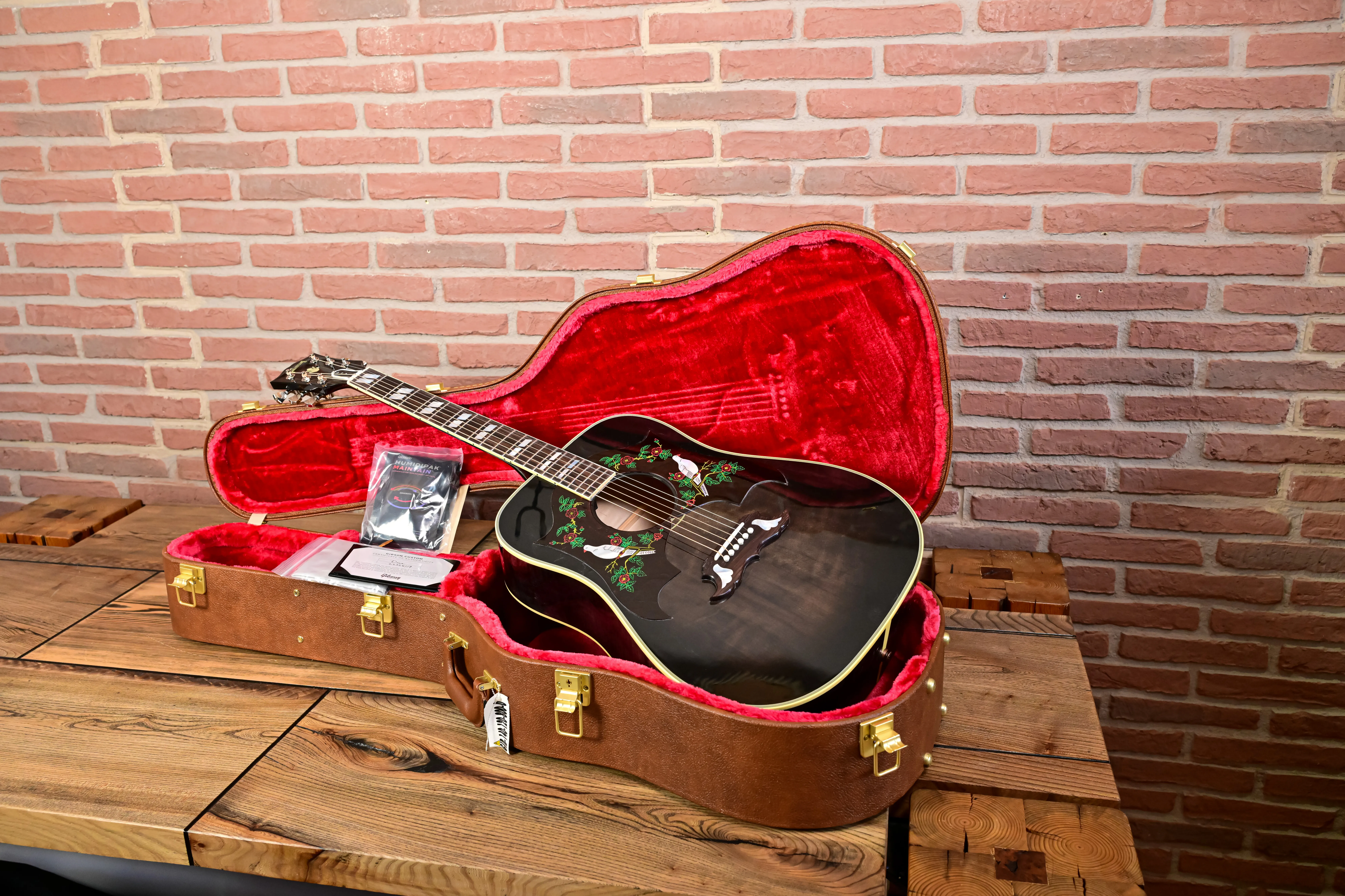 Gibson Custom M2M Dove - Kopf Rückseite mit Schrauben der Mechaniken