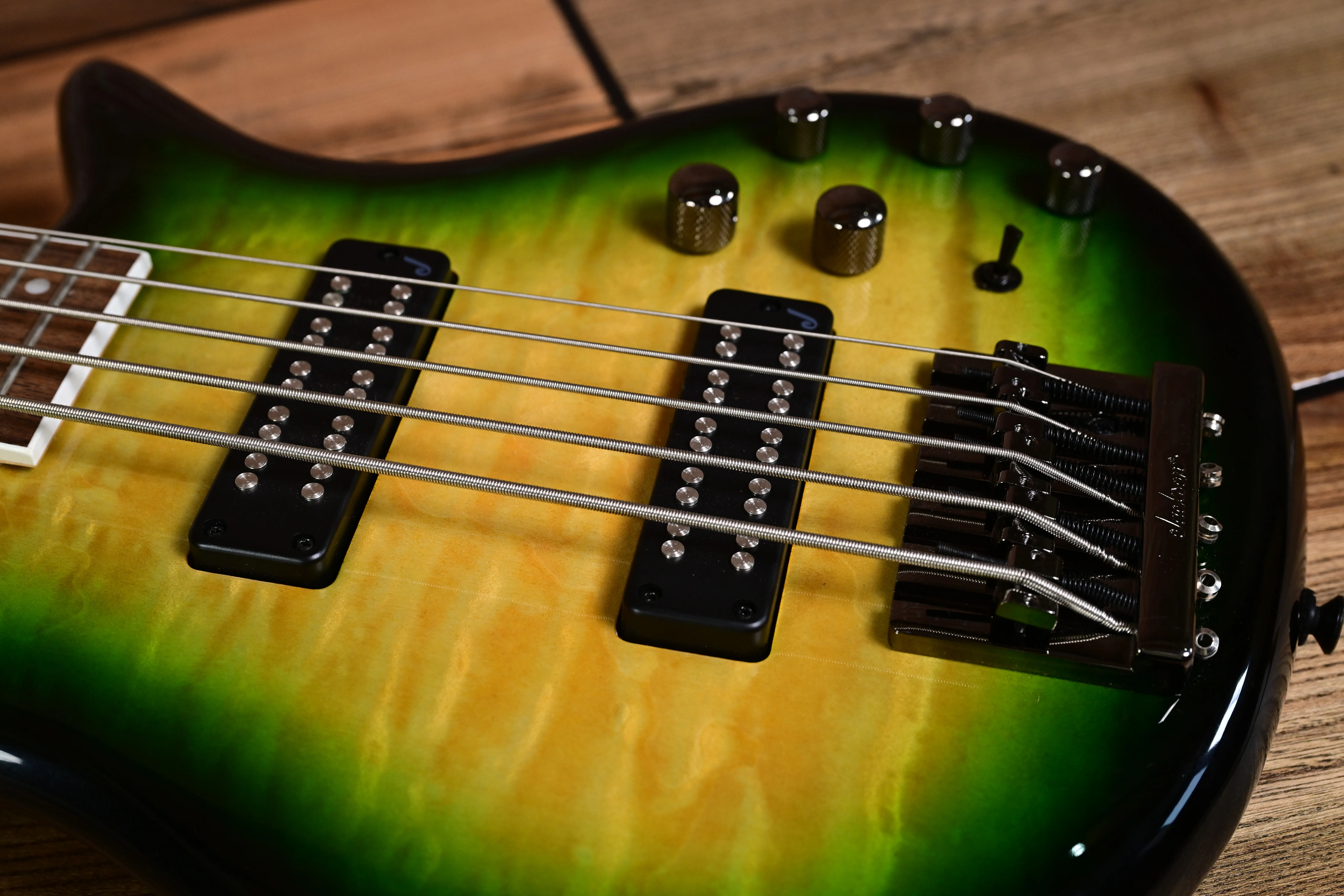 JS3Q Spectra V Alien Burst (Kommissionsware)