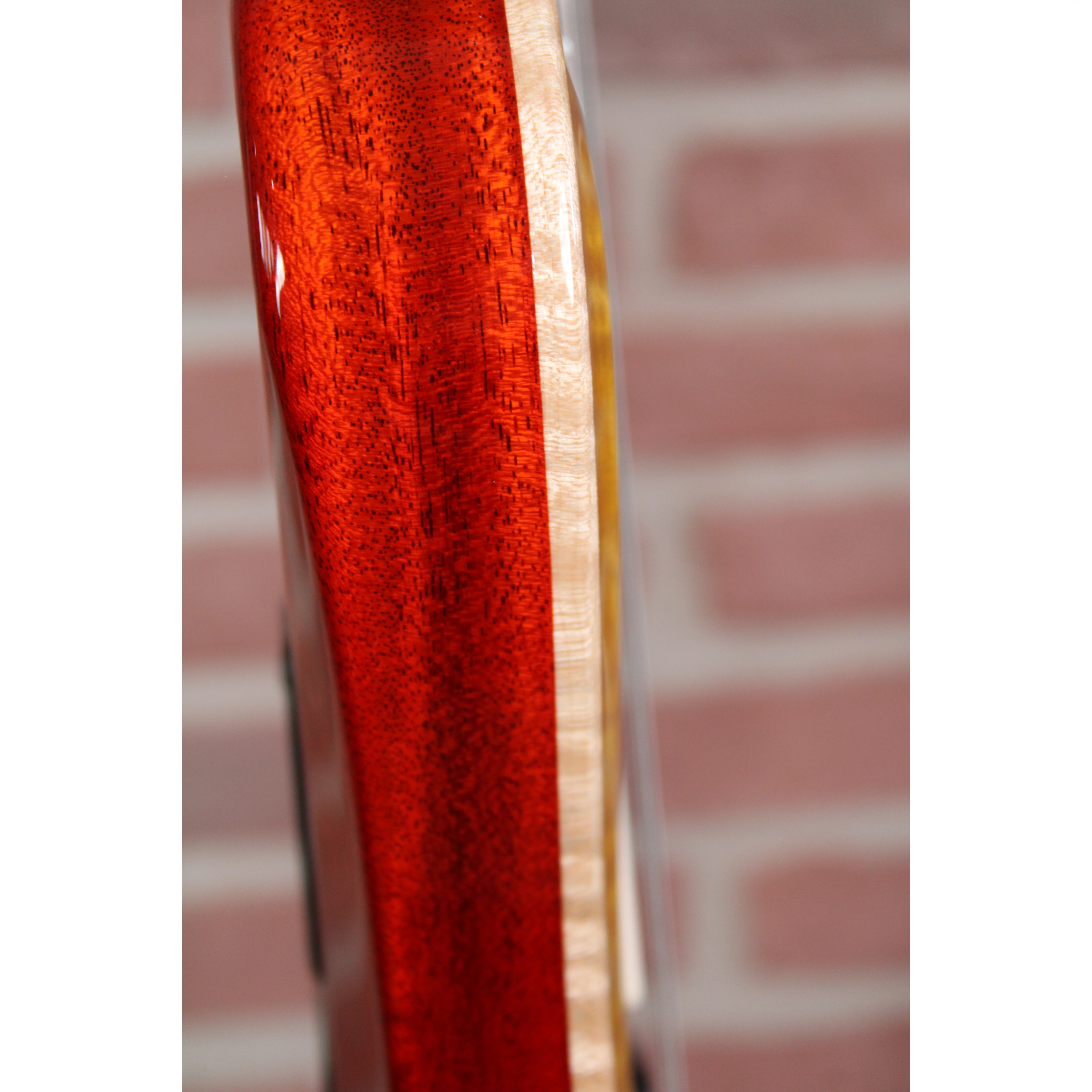 PRS CE 24 LTD McCarty Sunburst Mahagonikorpus Seitenansicht