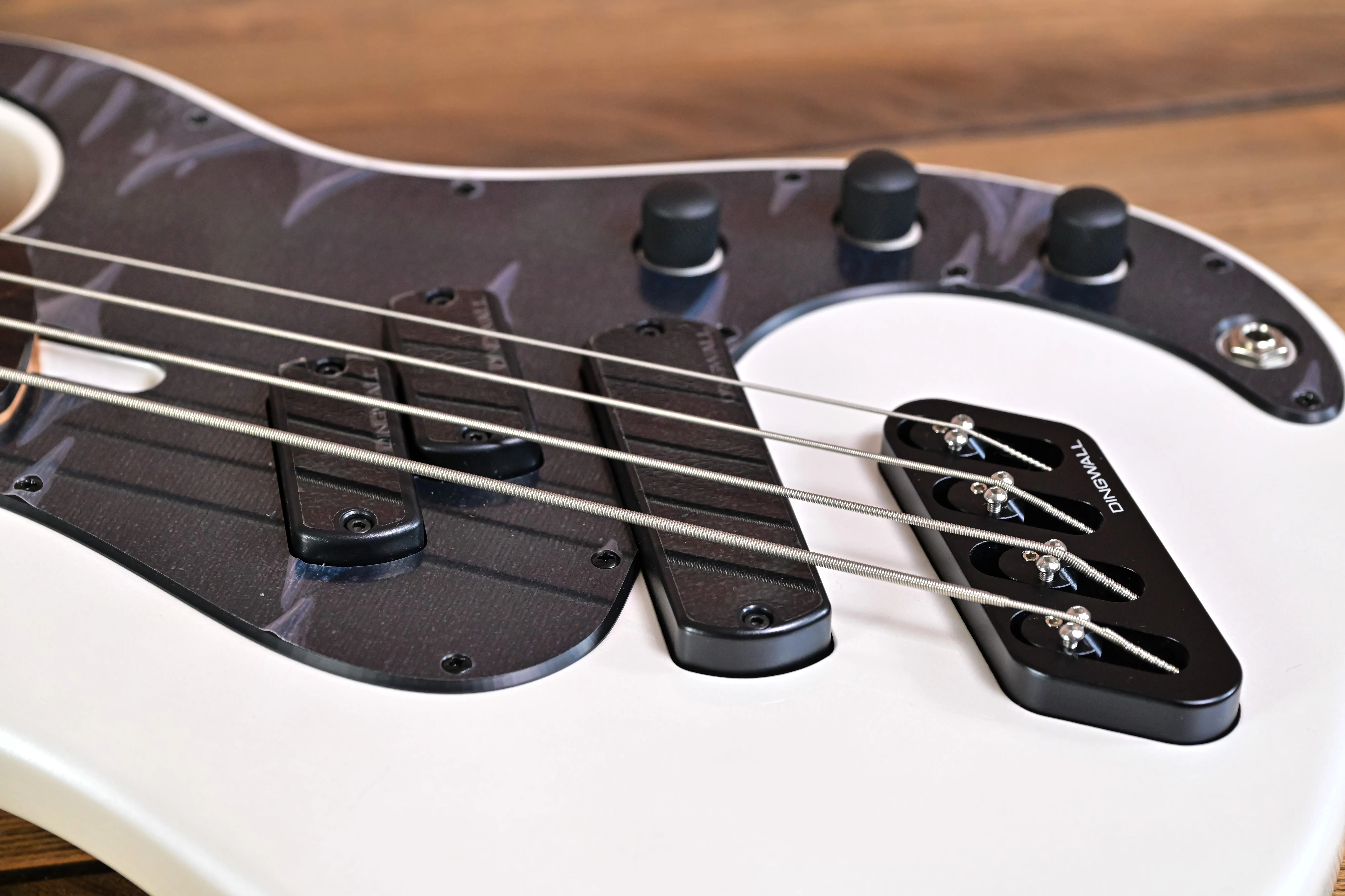 SP1 4-String Ducati White