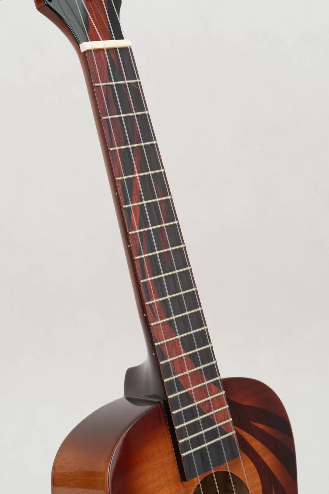 Phoenix Concert Ukulele Tigerahorn