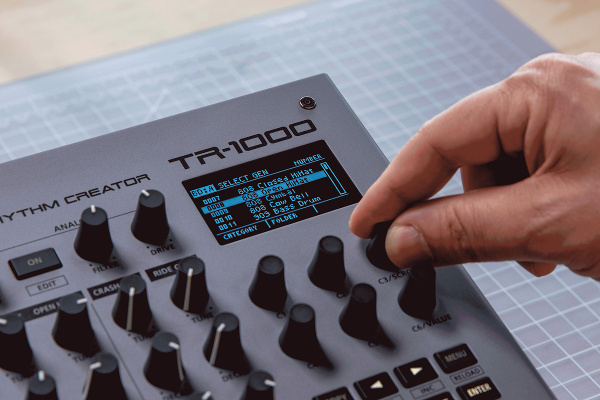 Nahaufnahme Roland TR-1000 Knöpfe