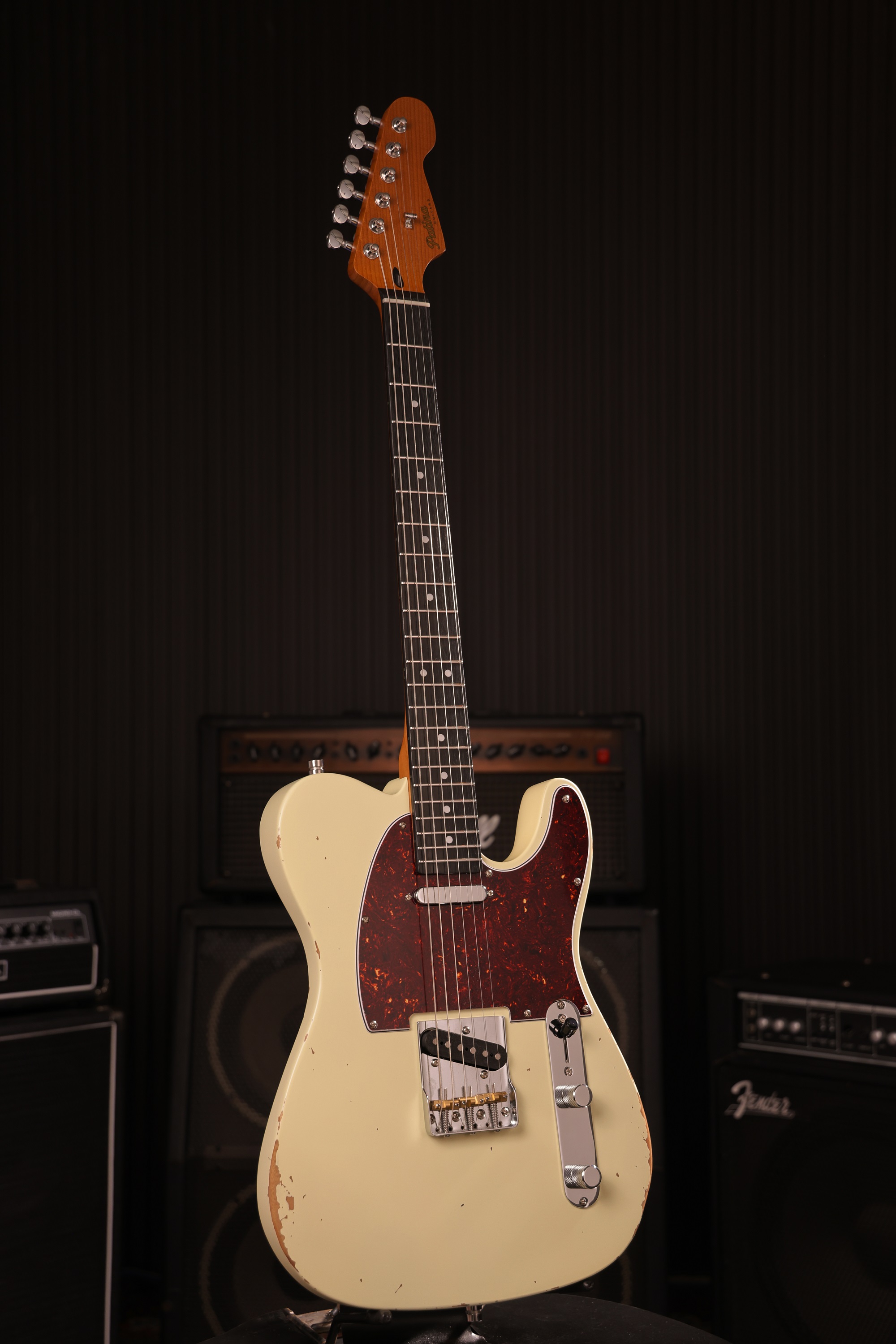 PT-6 OW R Olympic White  Relic