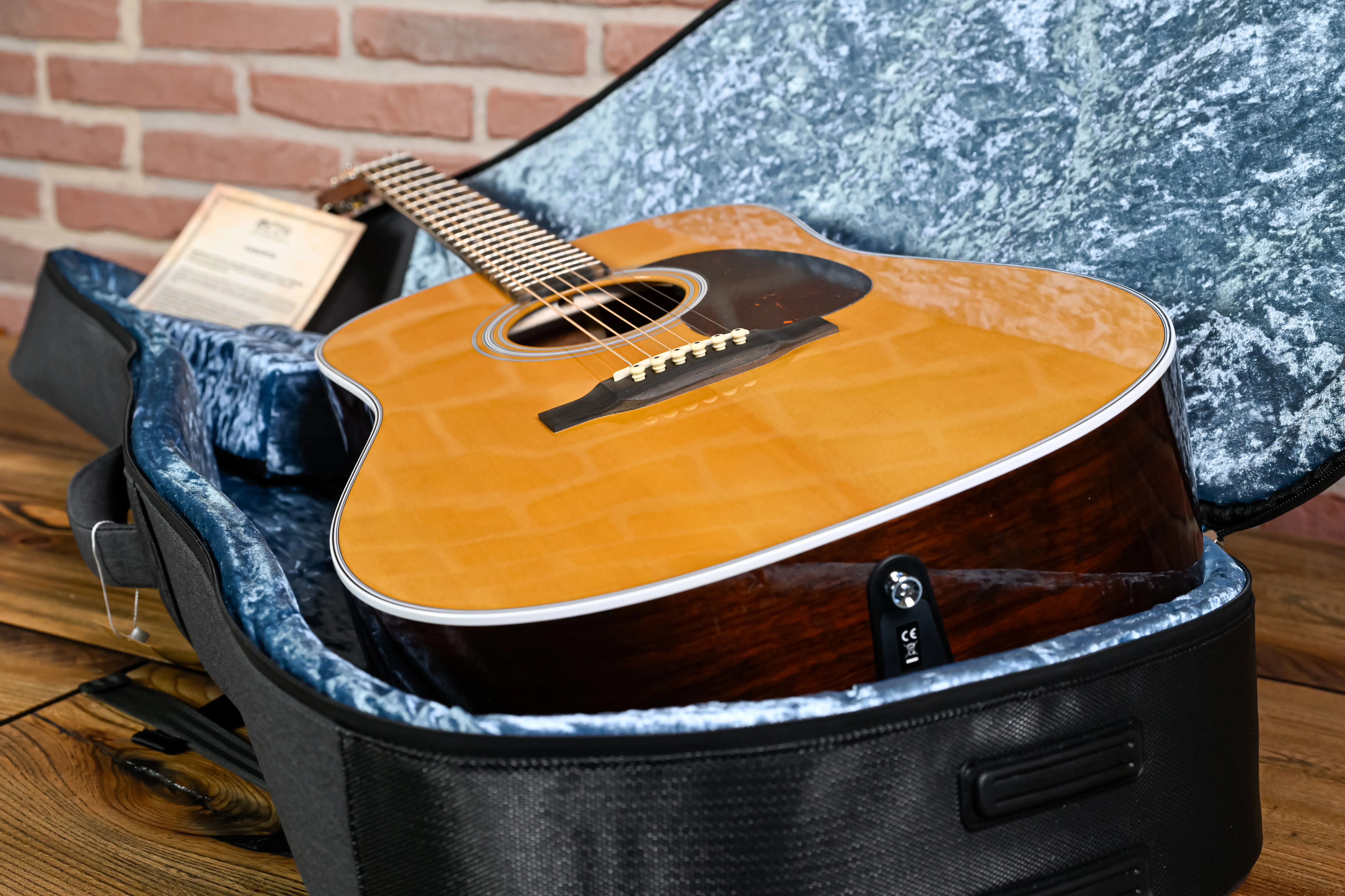 D-13E Retro Walnut Dreadnought Westerngitarre
