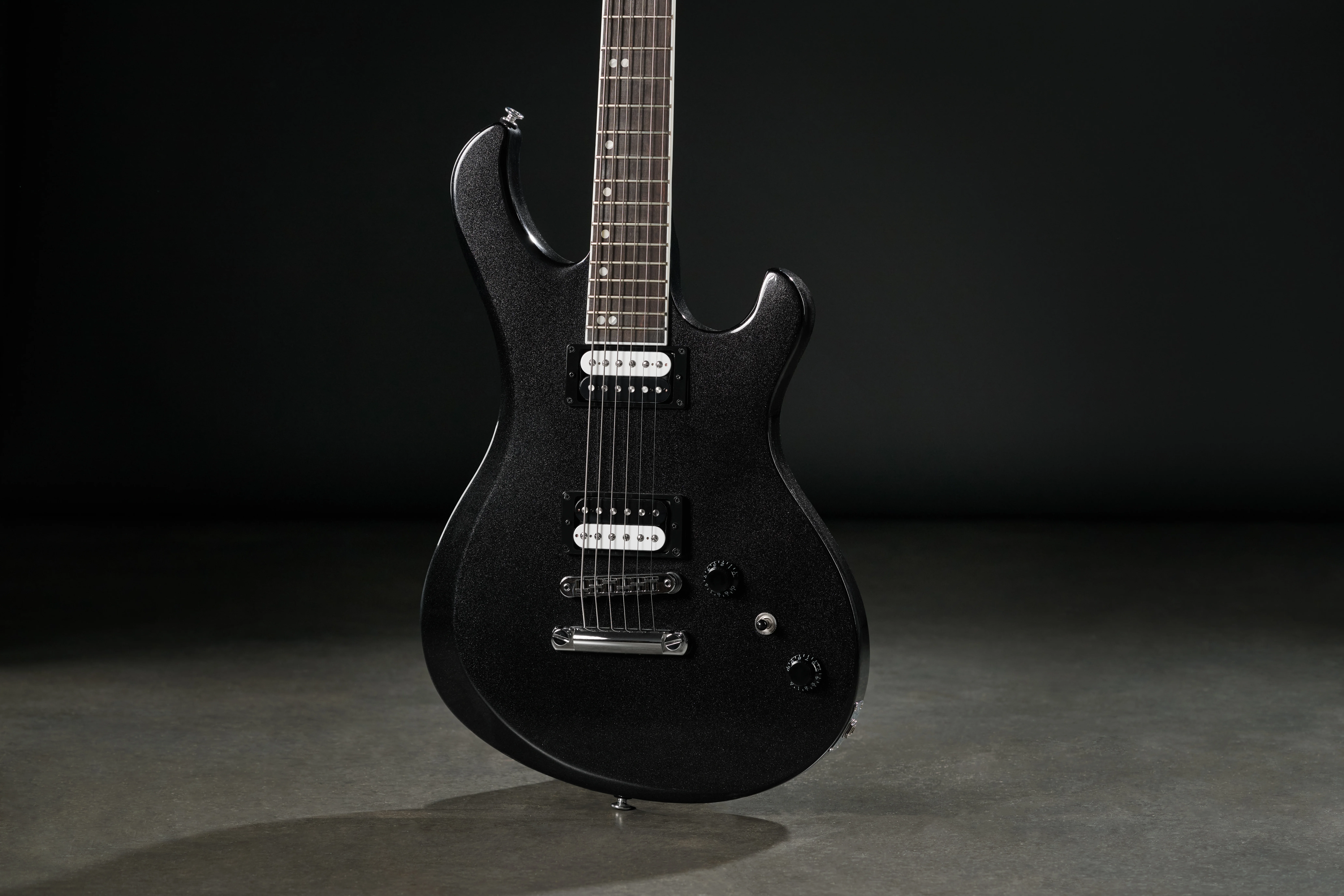 Victory Baritone Graphite Metallic  E-Gitarre