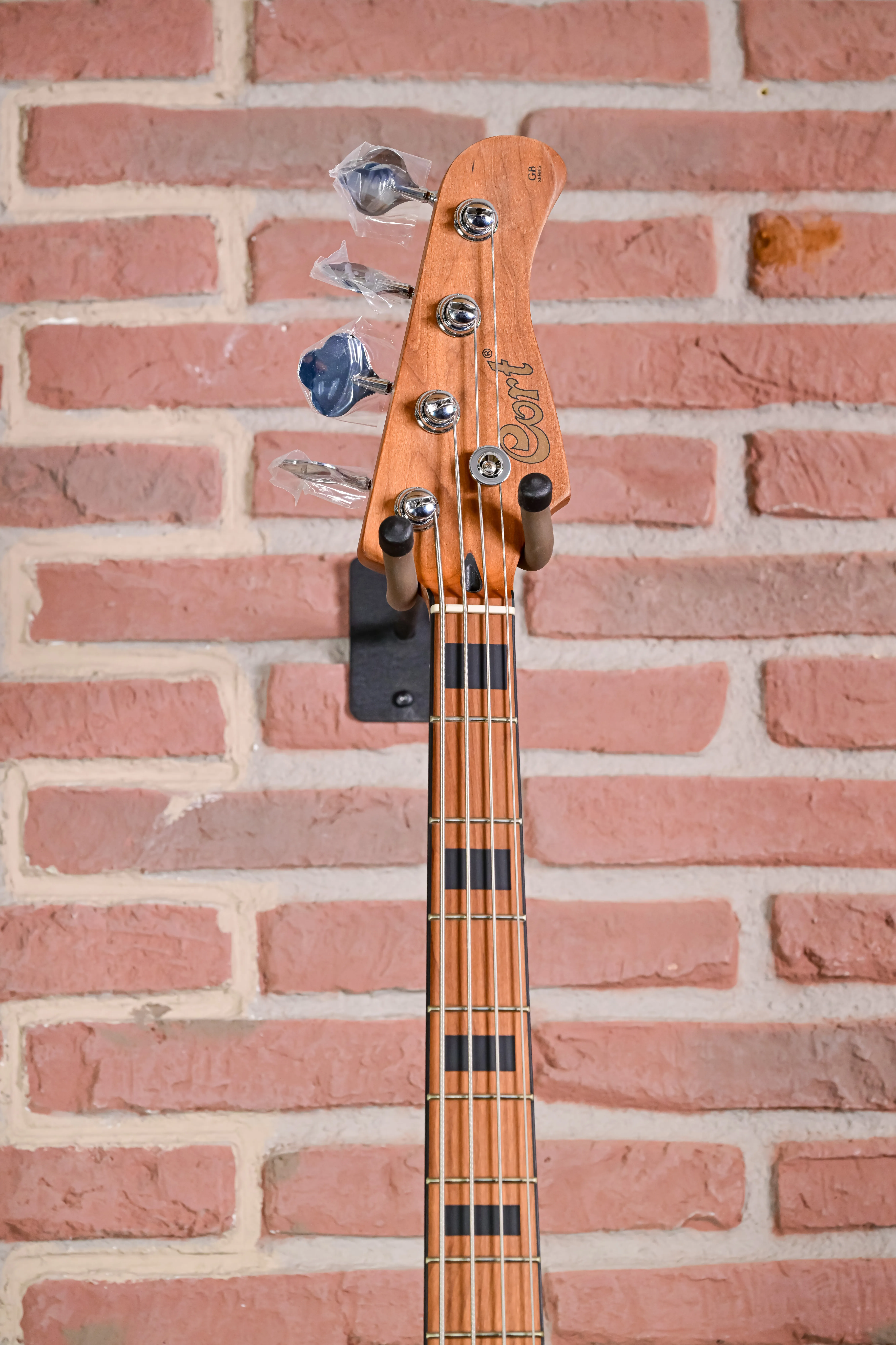 GB64JJ Bass Black