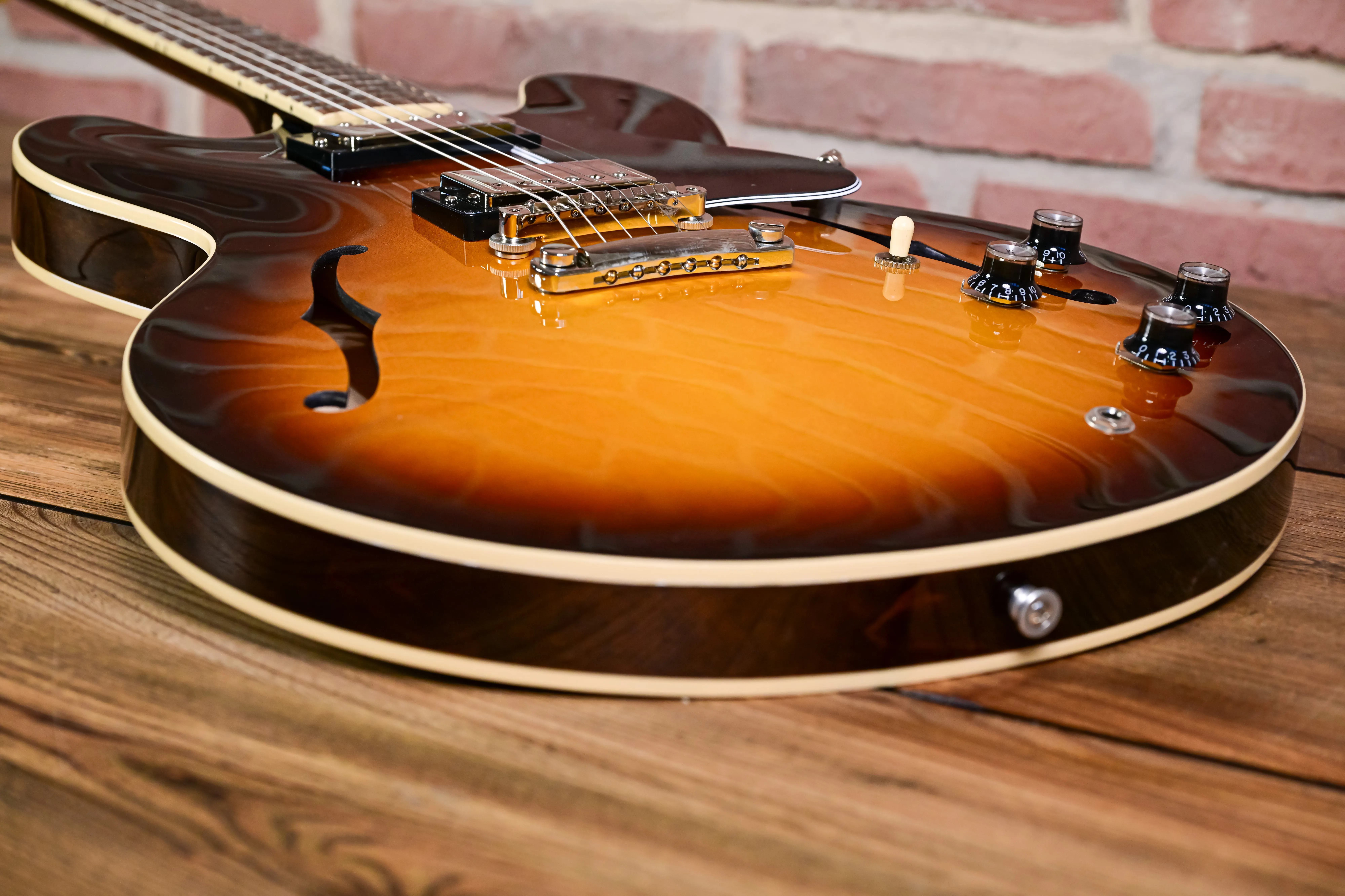 ES-335 Vintage Burst