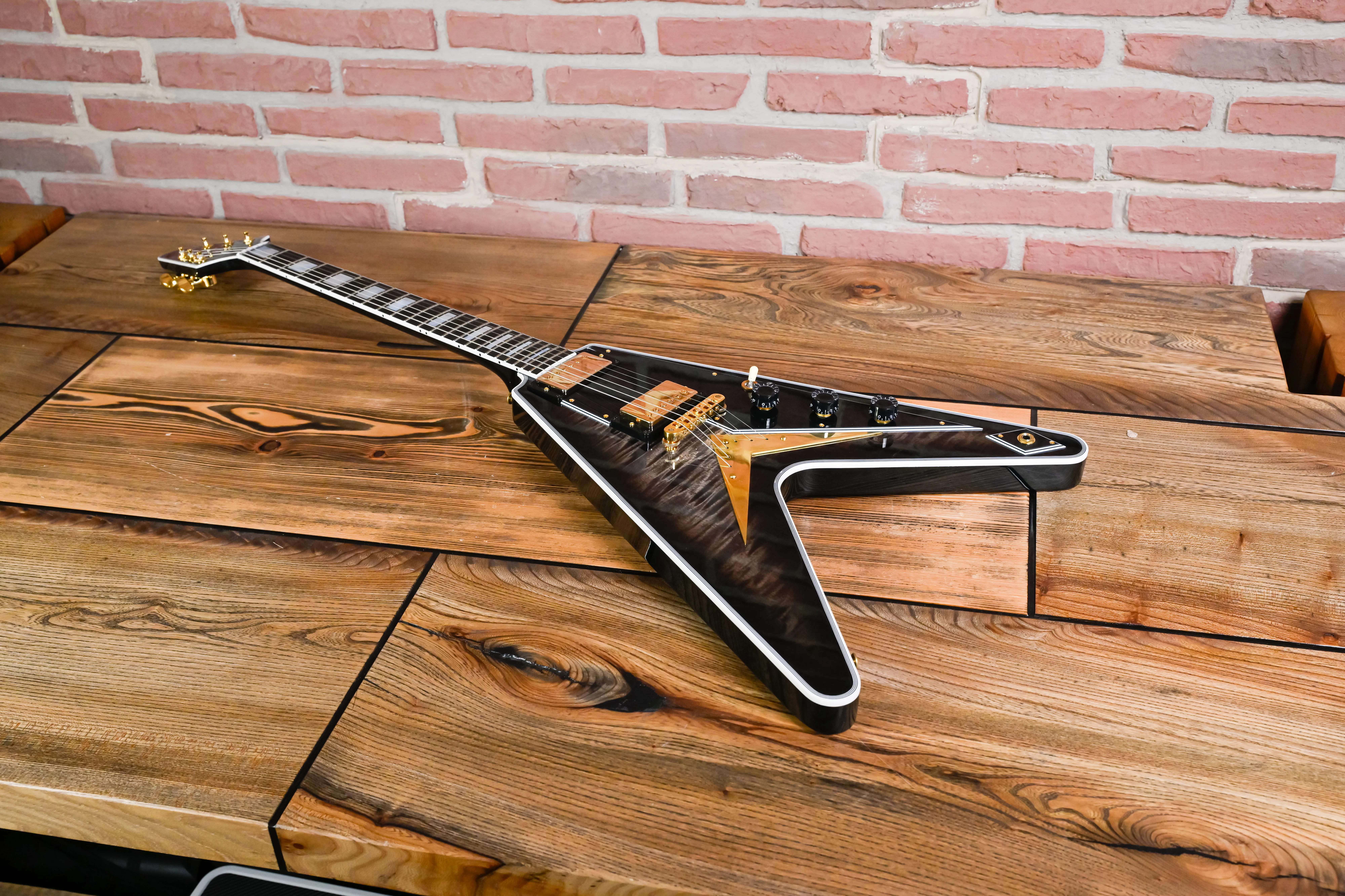 Flying V Custom Figured Cobra Burst Gloss