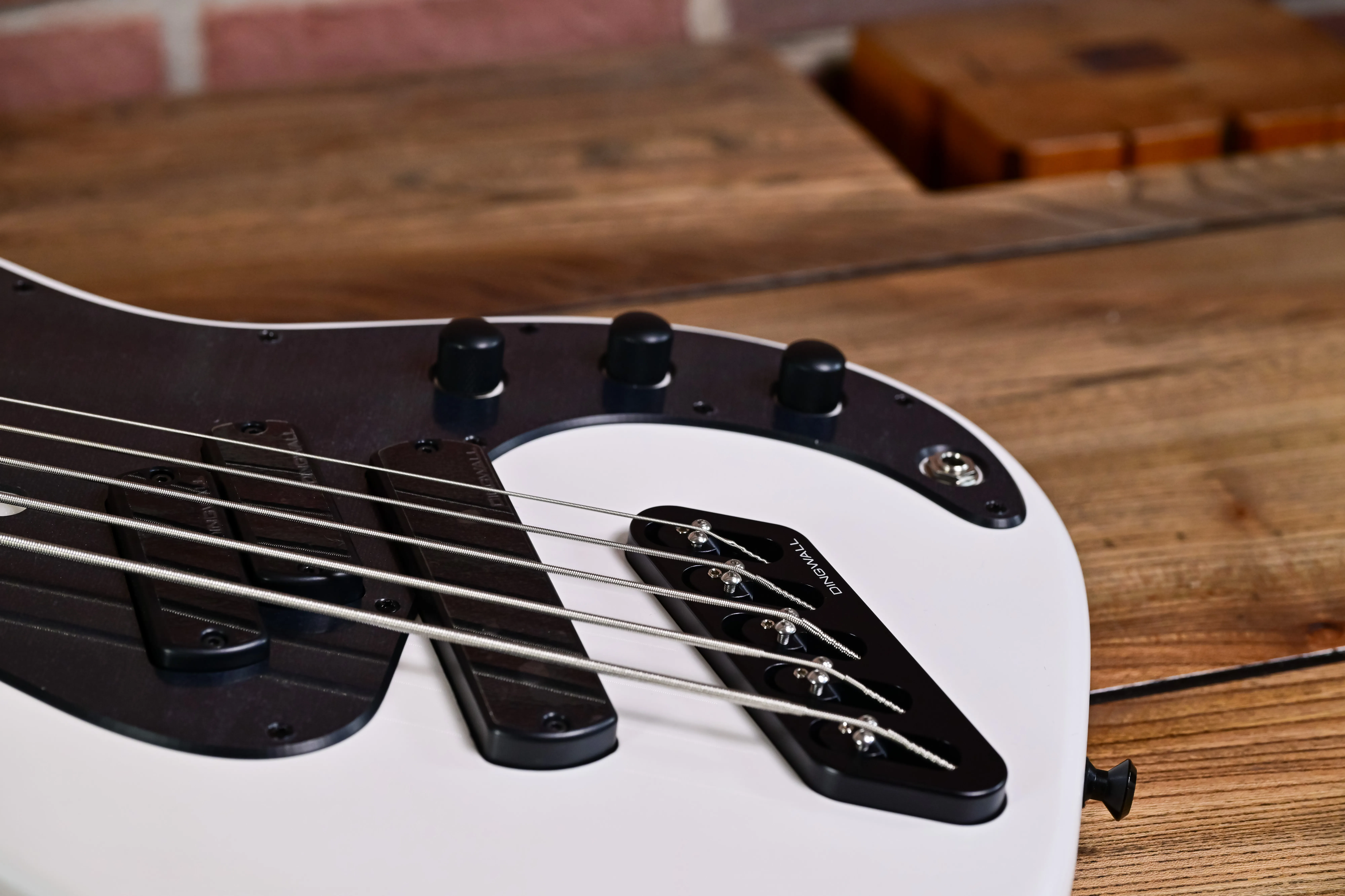 SP1 5-string Bass Ducati  Pearl White Matte