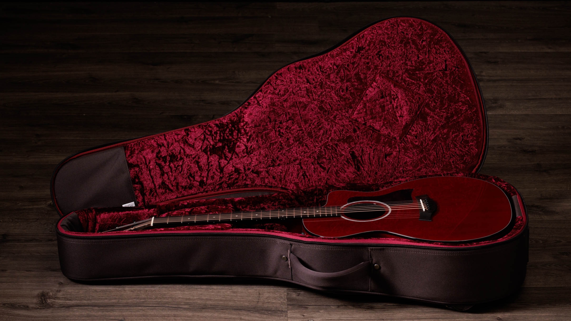 224ce Plus Special Edition, Trans Red